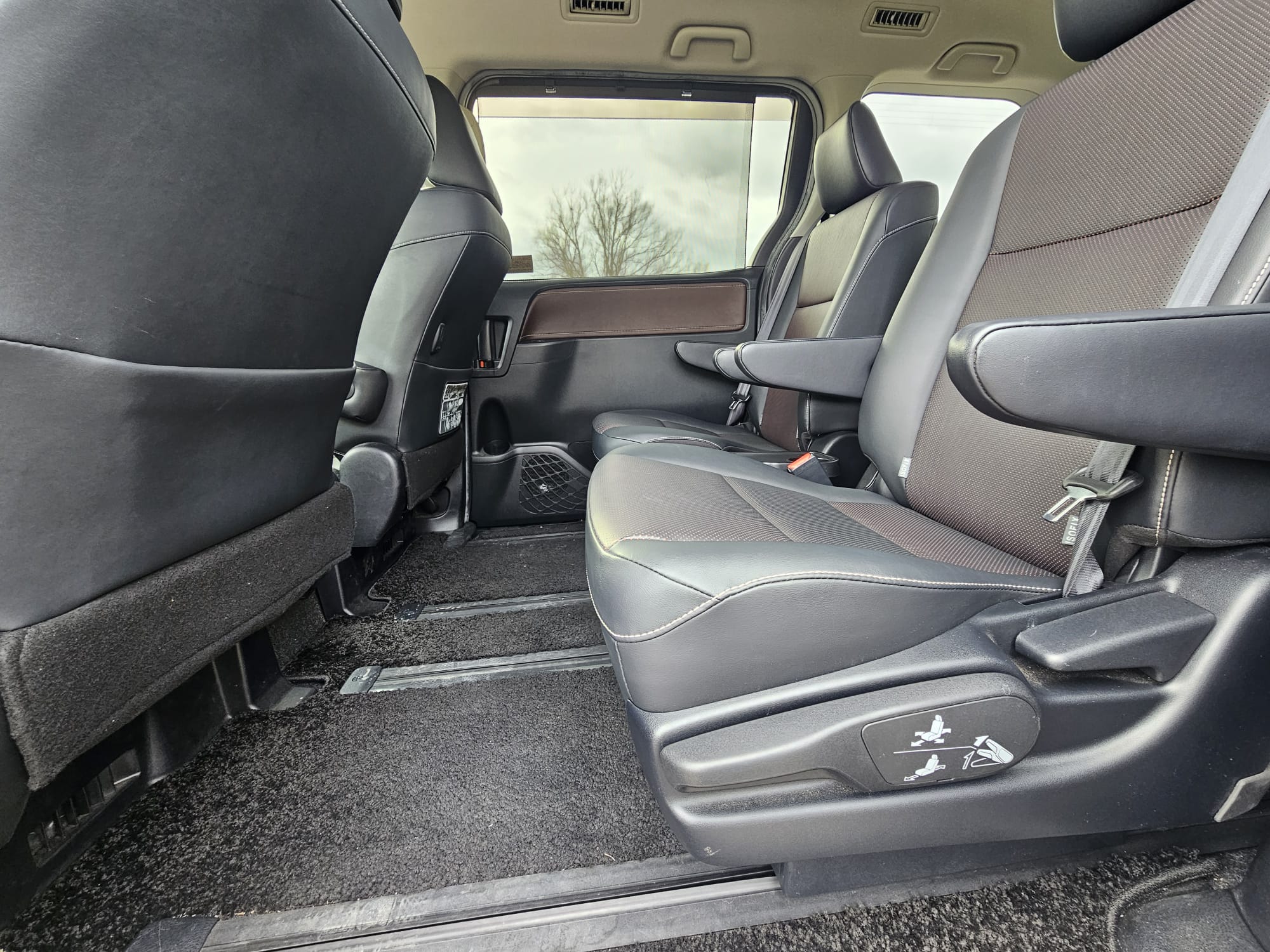 TOYOTA VOXY/ESQUIRE 1.8h Auto Euro 6 7 Seater Hybrid MPV Cruise Control Ulez Compliant