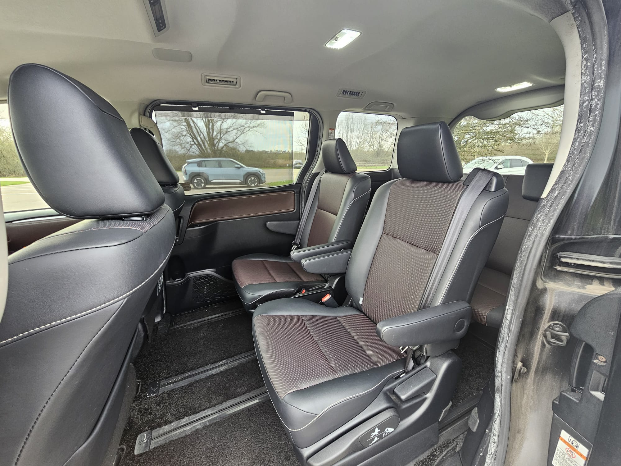 TOYOTA VOXY/ESQUIRE 1.8h Auto Euro 6 7 Seater Hybrid MPV Cruise Control Ulez Compliant