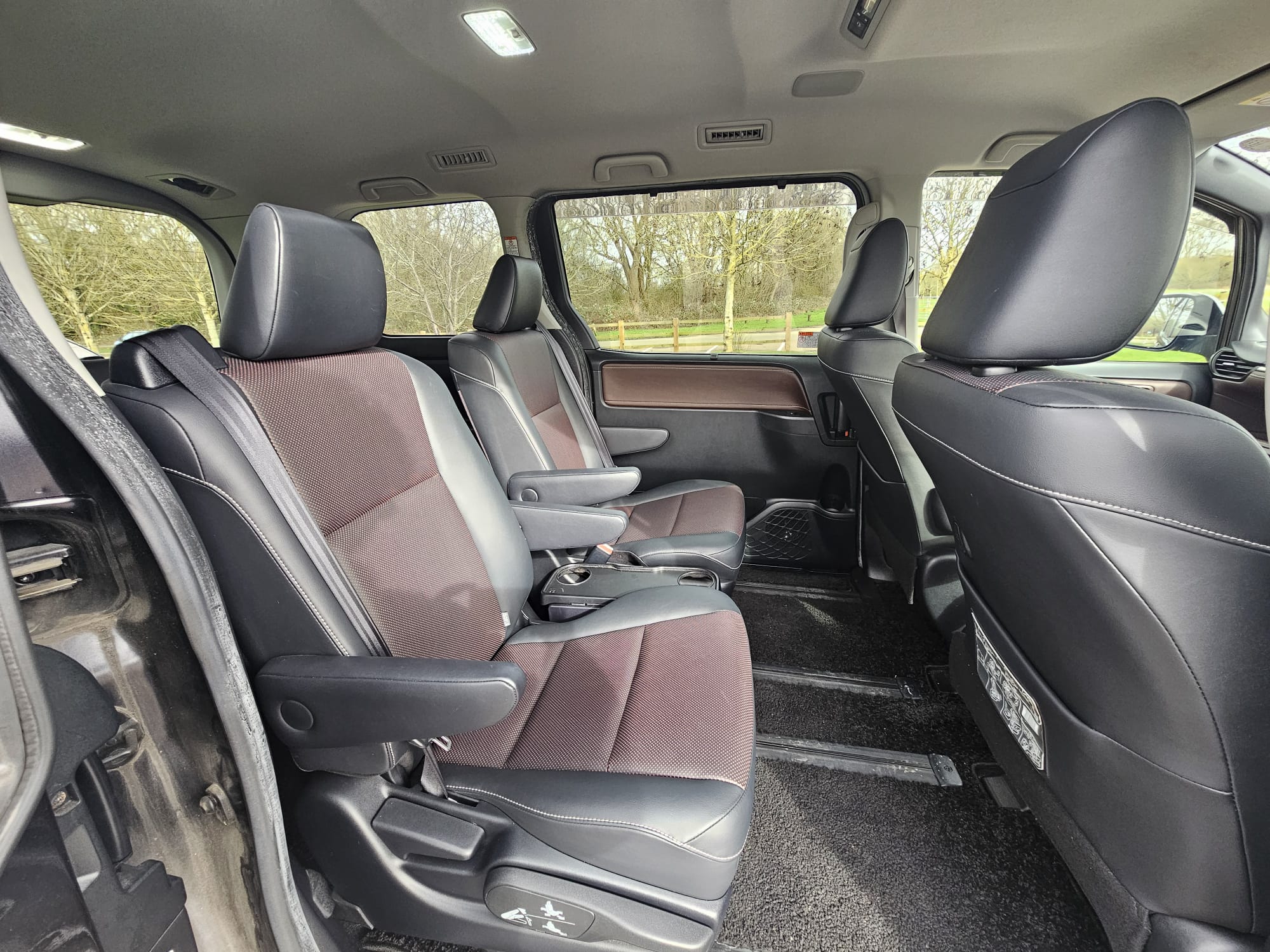 TOYOTA VOXY/ESQUIRE 1.8h Auto Euro 6 7 Seater Hybrid MPV Cruise Control Ulez Compliant