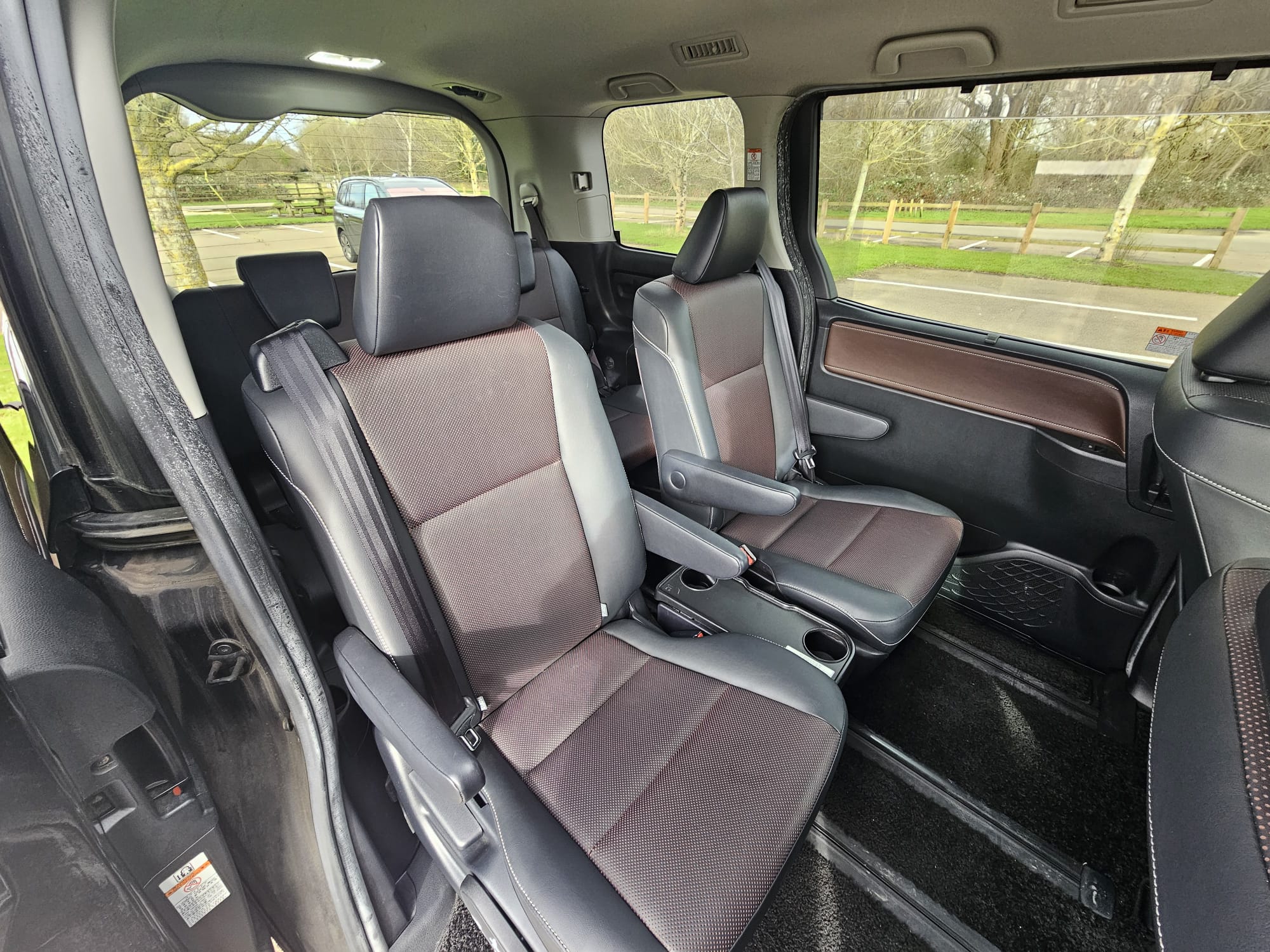 TOYOTA VOXY/ESQUIRE 1.8h Auto Euro 6 7 Seater Hybrid MPV Cruise Control Ulez Compliant