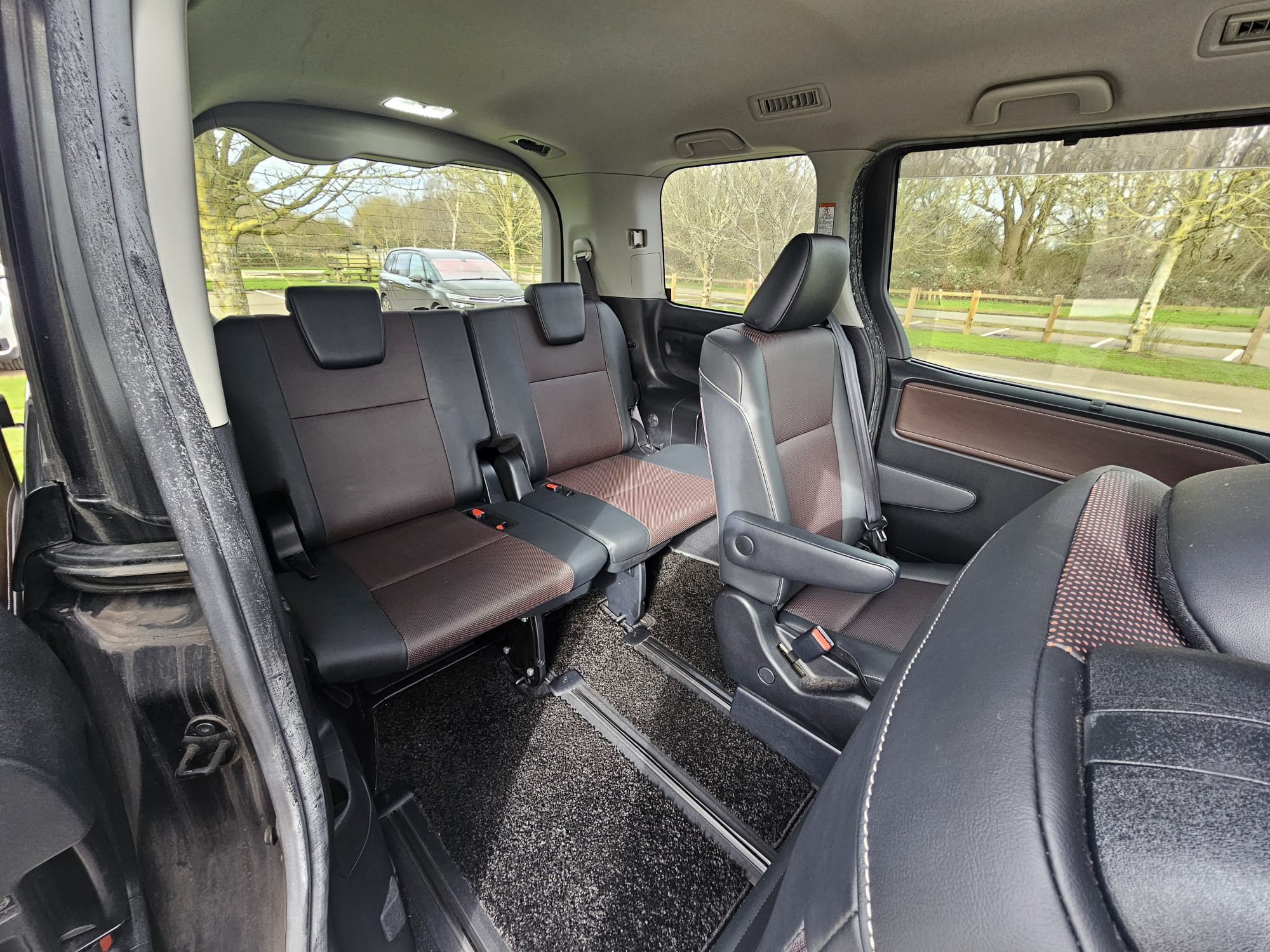 TOYOTA VOXY/ESQUIRE 1.8h Auto Euro 6 7 Seater Hybrid MPV Cruise Control Ulez Compliant