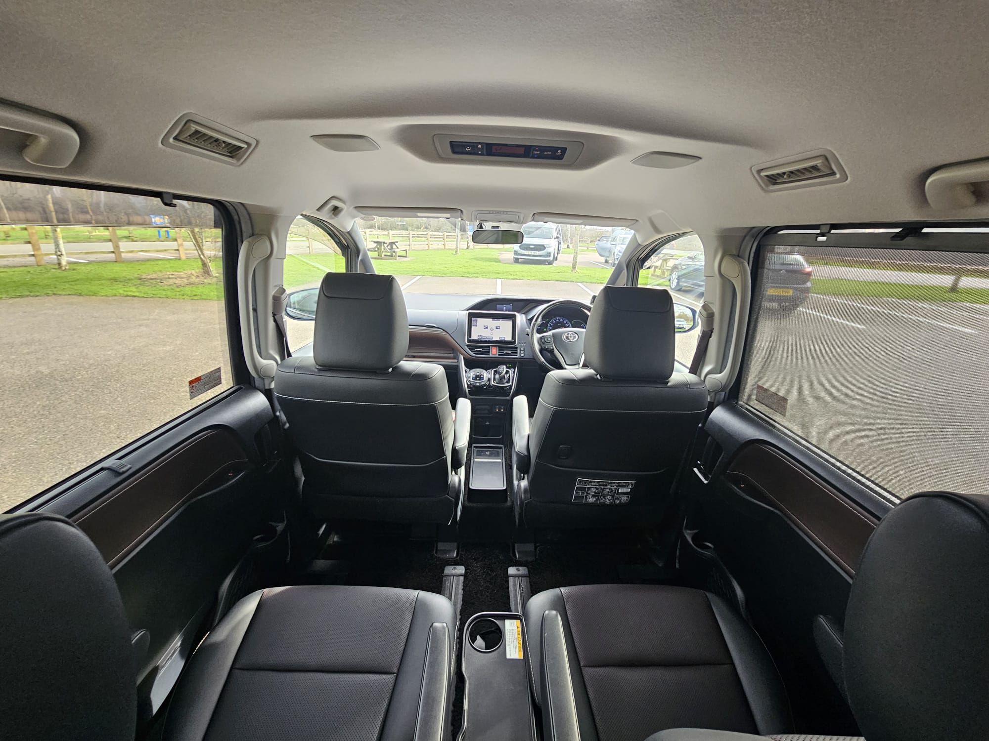 TOYOTA VOXY/ESQUIRE 1.8h Auto Euro 6 7 Seater Hybrid MPV Cruise Control Ulez Compliant