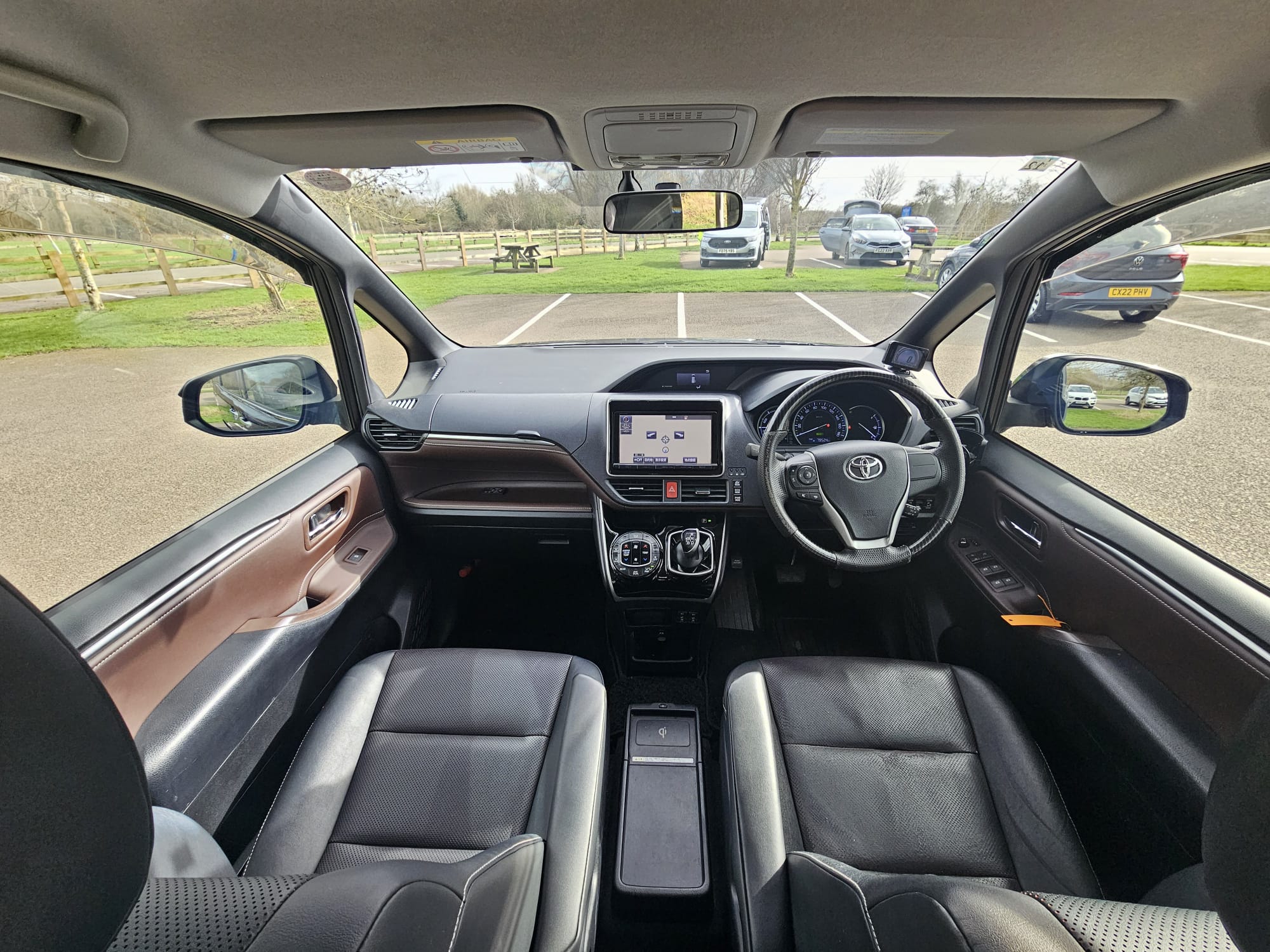 TOYOTA VOXY/ESQUIRE 1.8h Auto Euro 6 7 Seater Hybrid MPV Cruise Control Ulez Compliant