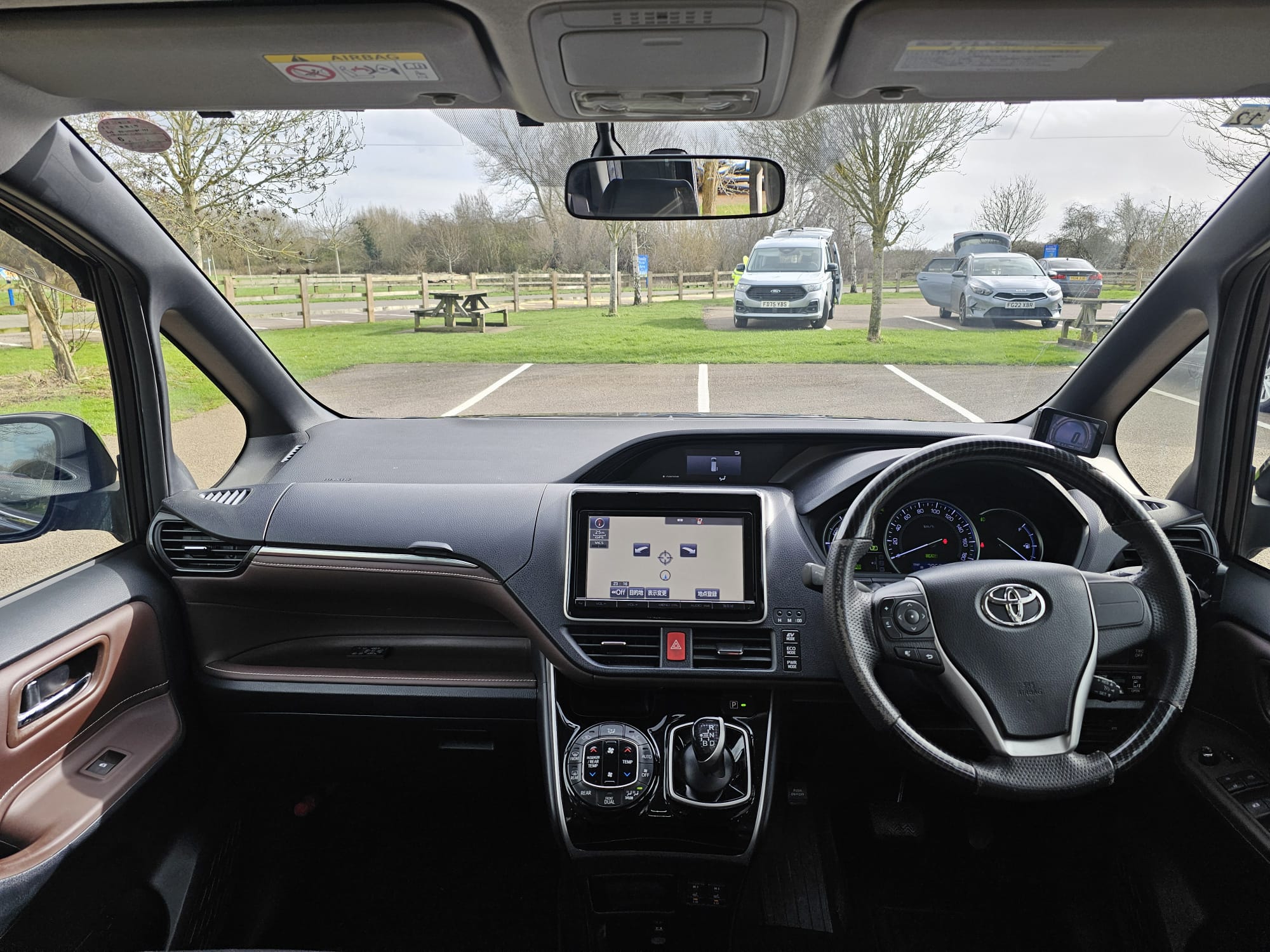 TOYOTA VOXY/ESQUIRE 1.8h Auto Euro 6 7 Seater Hybrid MPV Cruise Control Ulez Compliant