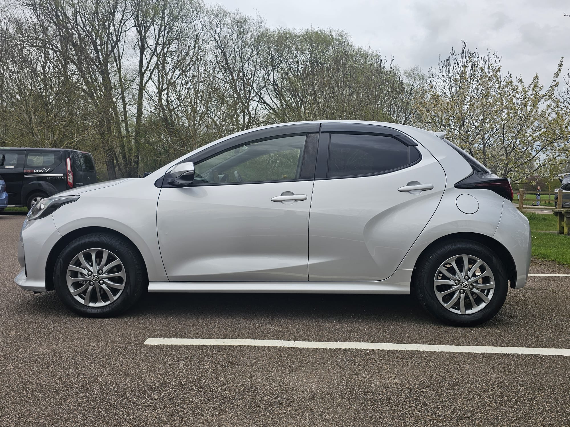 TOYOTA YARIS	1.5 Hybrid Dynamic 5dr CVT