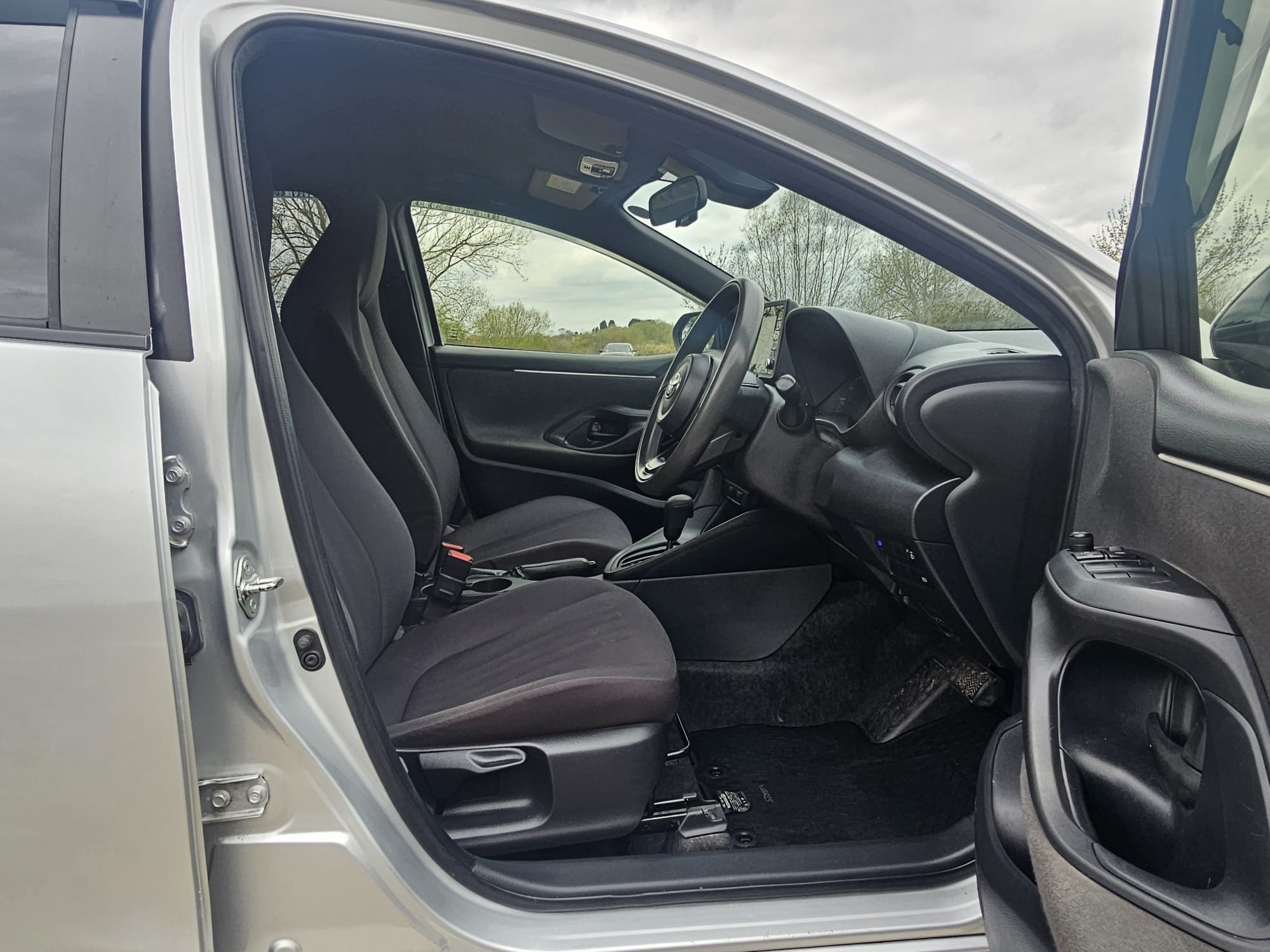 TOYOTA YARIS	1.5 Hybrid Dynamic 5dr CVT
