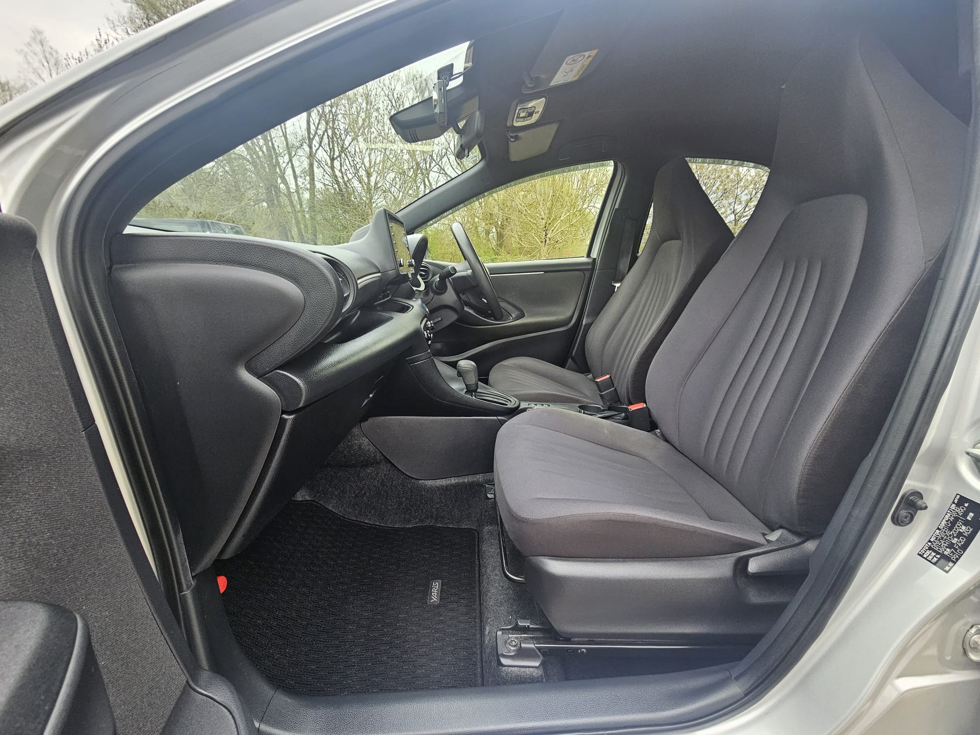 TOYOTA YARIS	1.5 Hybrid Dynamic 5dr CVT