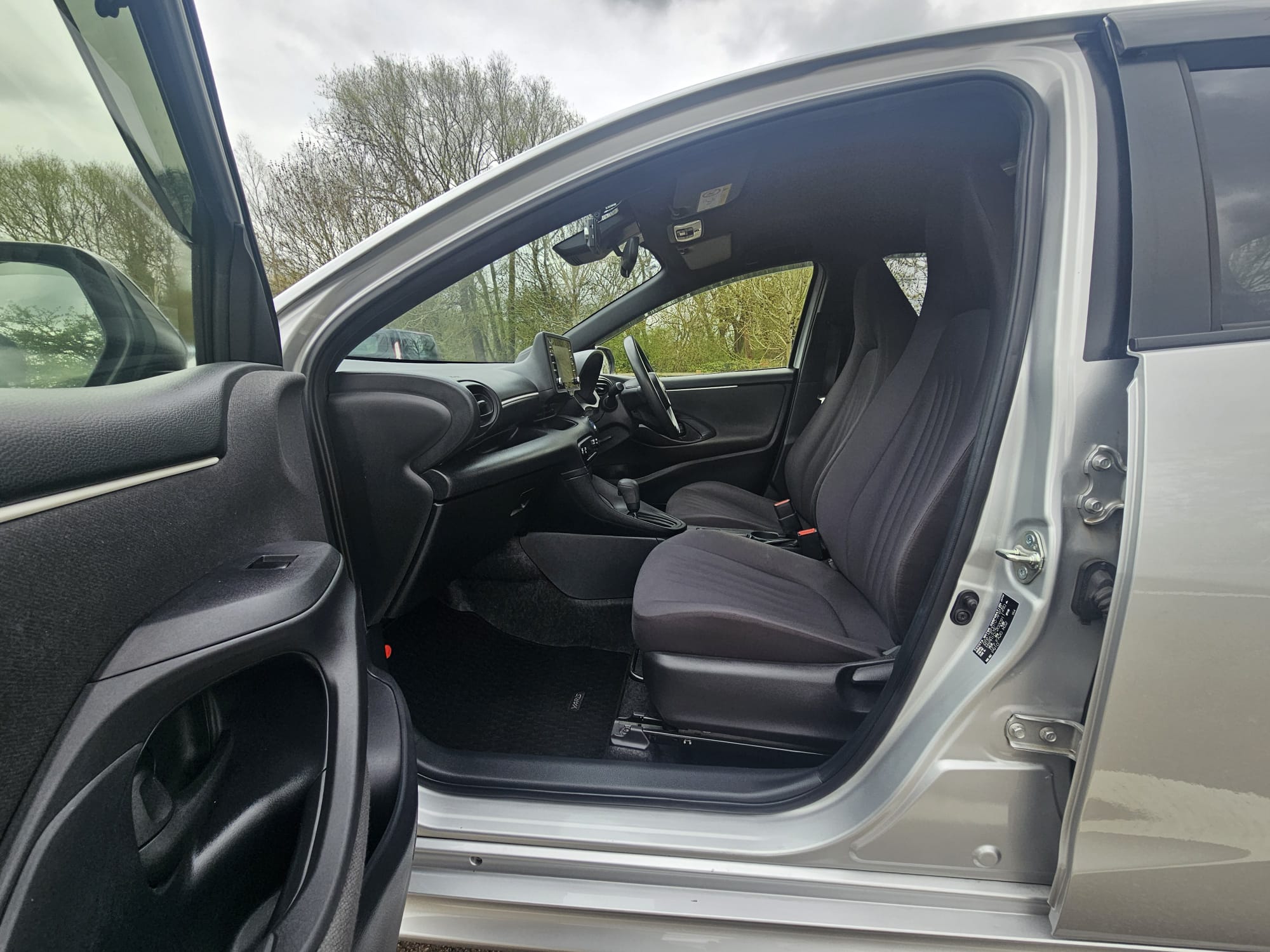 TOYOTA YARIS	1.5 Hybrid Dynamic 5dr CVT