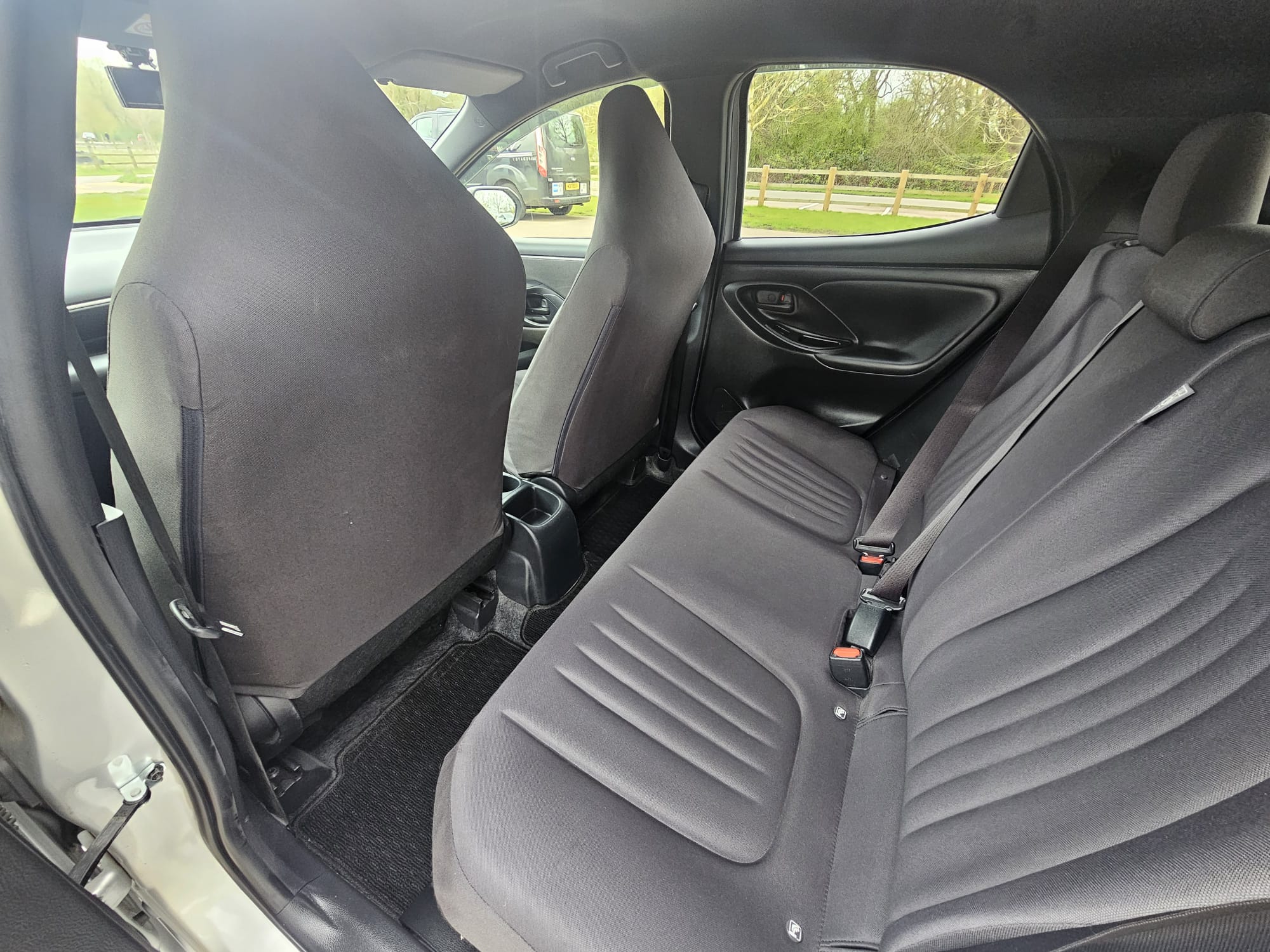 TOYOTA YARIS	1.5 Hybrid Dynamic 5dr CVT