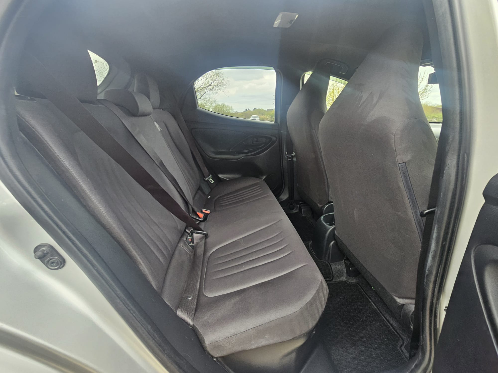 TOYOTA YARIS	1.5 Hybrid Dynamic 5dr CVT