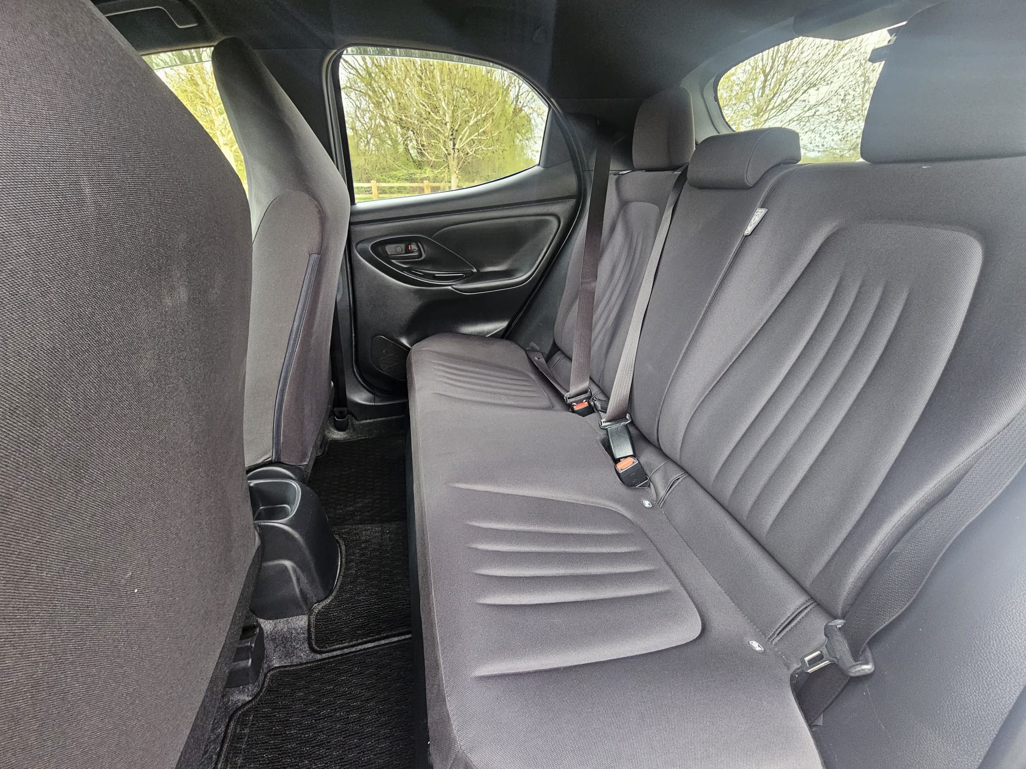 TOYOTA YARIS	1.5 Hybrid Dynamic 5dr CVT