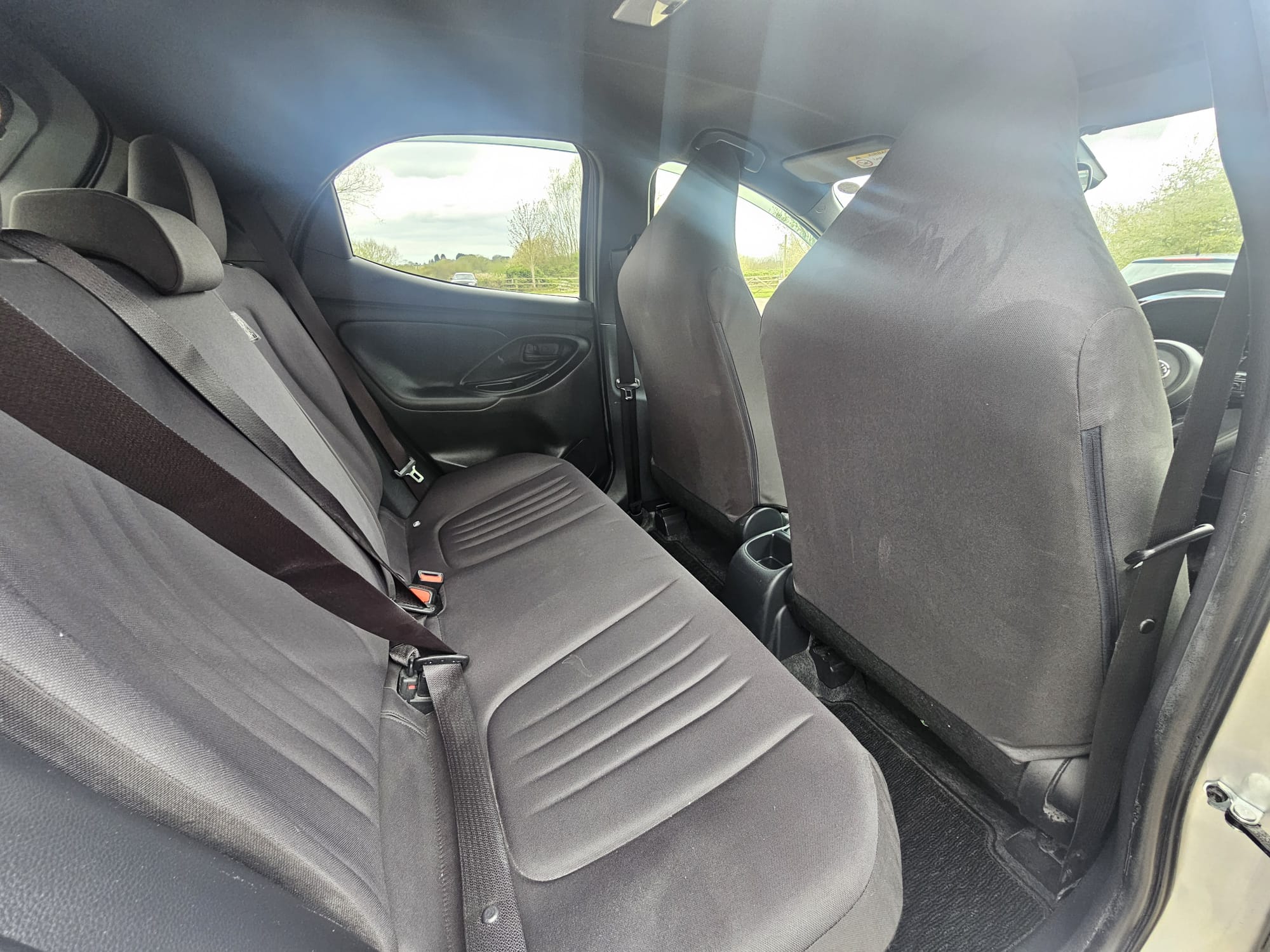 TOYOTA YARIS	1.5 Hybrid Dynamic 5dr CVT