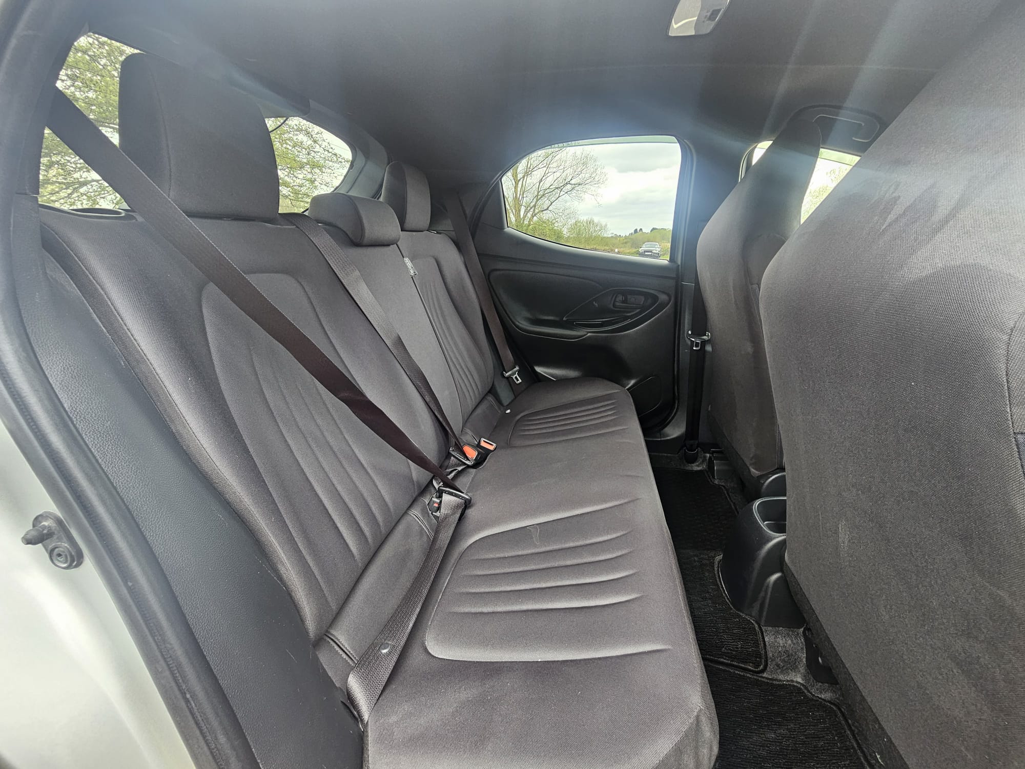 TOYOTA YARIS	1.5 Hybrid Dynamic 5dr CVT