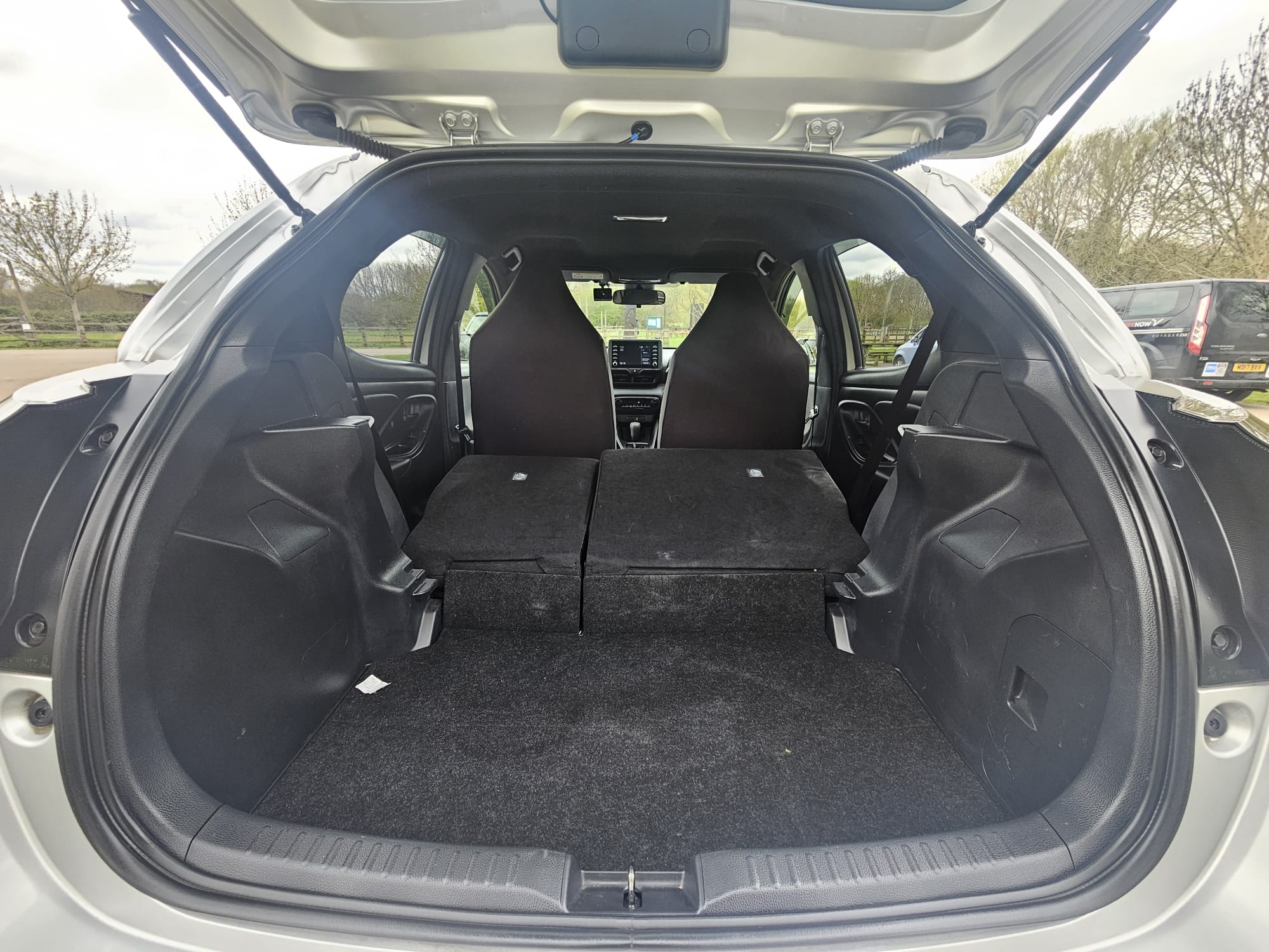 TOYOTA YARIS	1.5 Hybrid Dynamic 5dr CVT