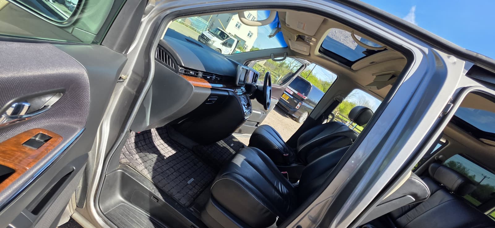 NISSAN ELGRAND HighwayStar 3.5 V6 Auto 8 Seater Twin Sunroof MPV 37k Miles Only Ulez Free