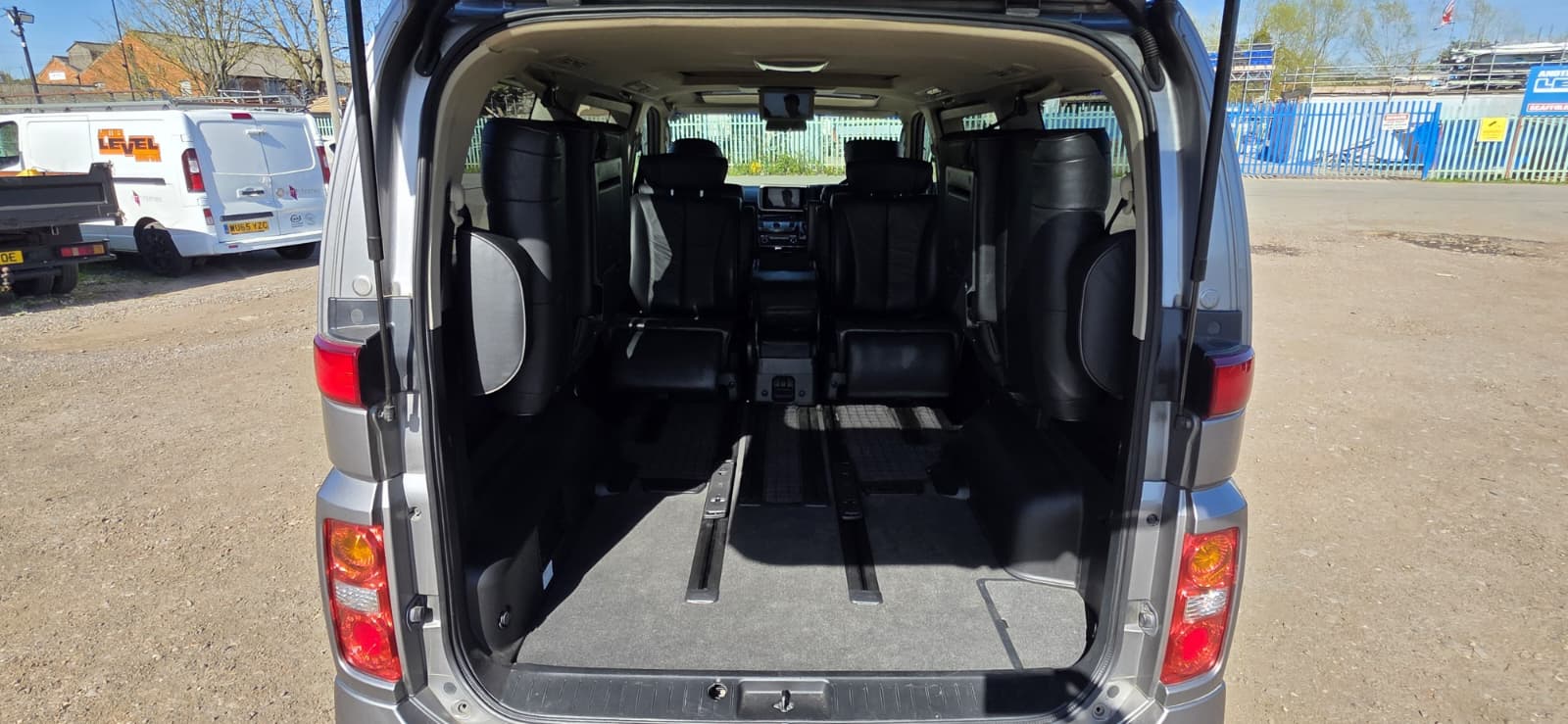 NISSAN ELGRAND HighwayStar 3.5 V6 Auto 8 Seater Twin Sunroof MPV 37k Miles Only Ulez Free