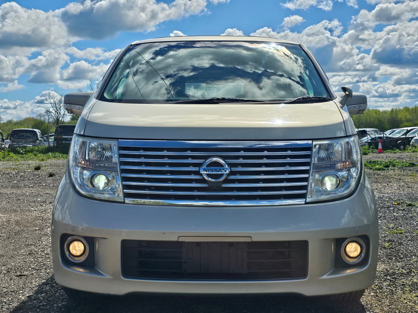 Nissan Elgrand XL 3.5 V6 Automatic 7 Seater MPV Double Sunroof