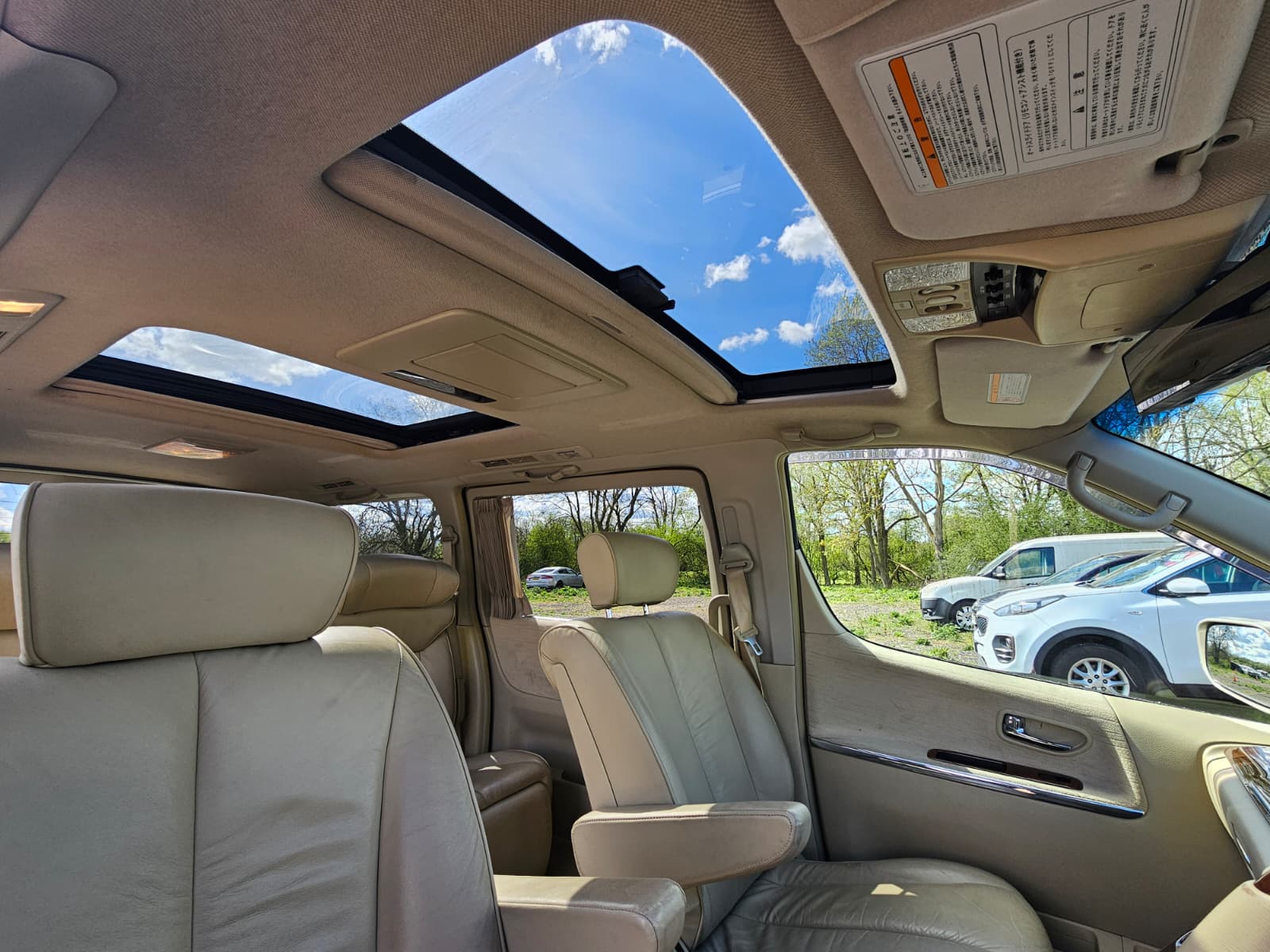 Nissan Elgrand XL 3.5 V6 Automatic 7 Seater MPV Double Sunroof