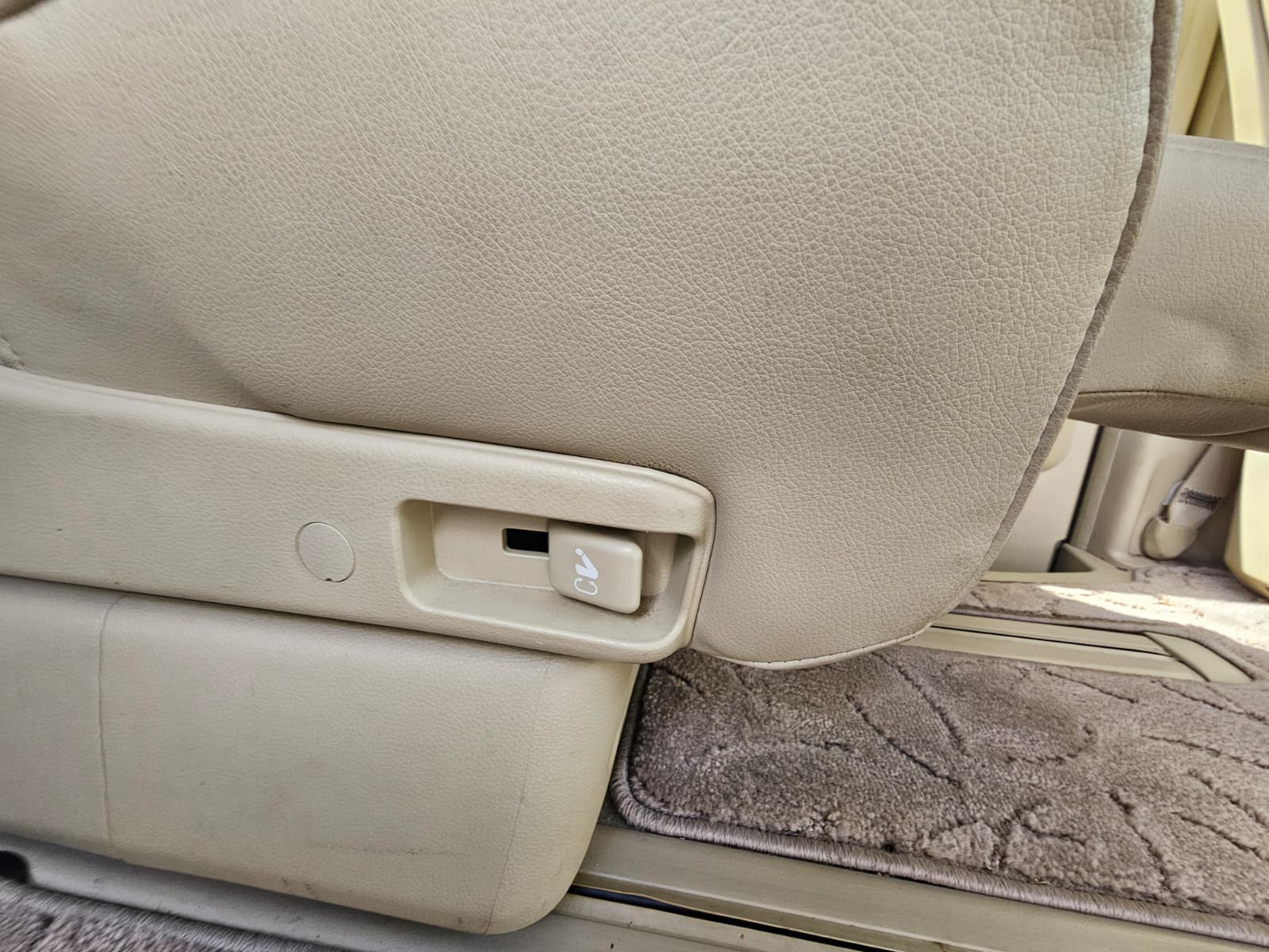 Nissan Elgrand XL 3.5 V6 Automatic 7 Seater MPV Double Sunroof