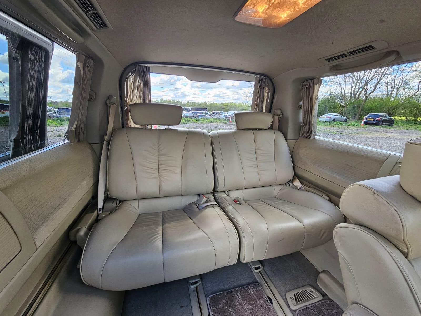 Nissan Elgrand XL 3.5 V6 Automatic 7 Seater MPV Double Sunroof