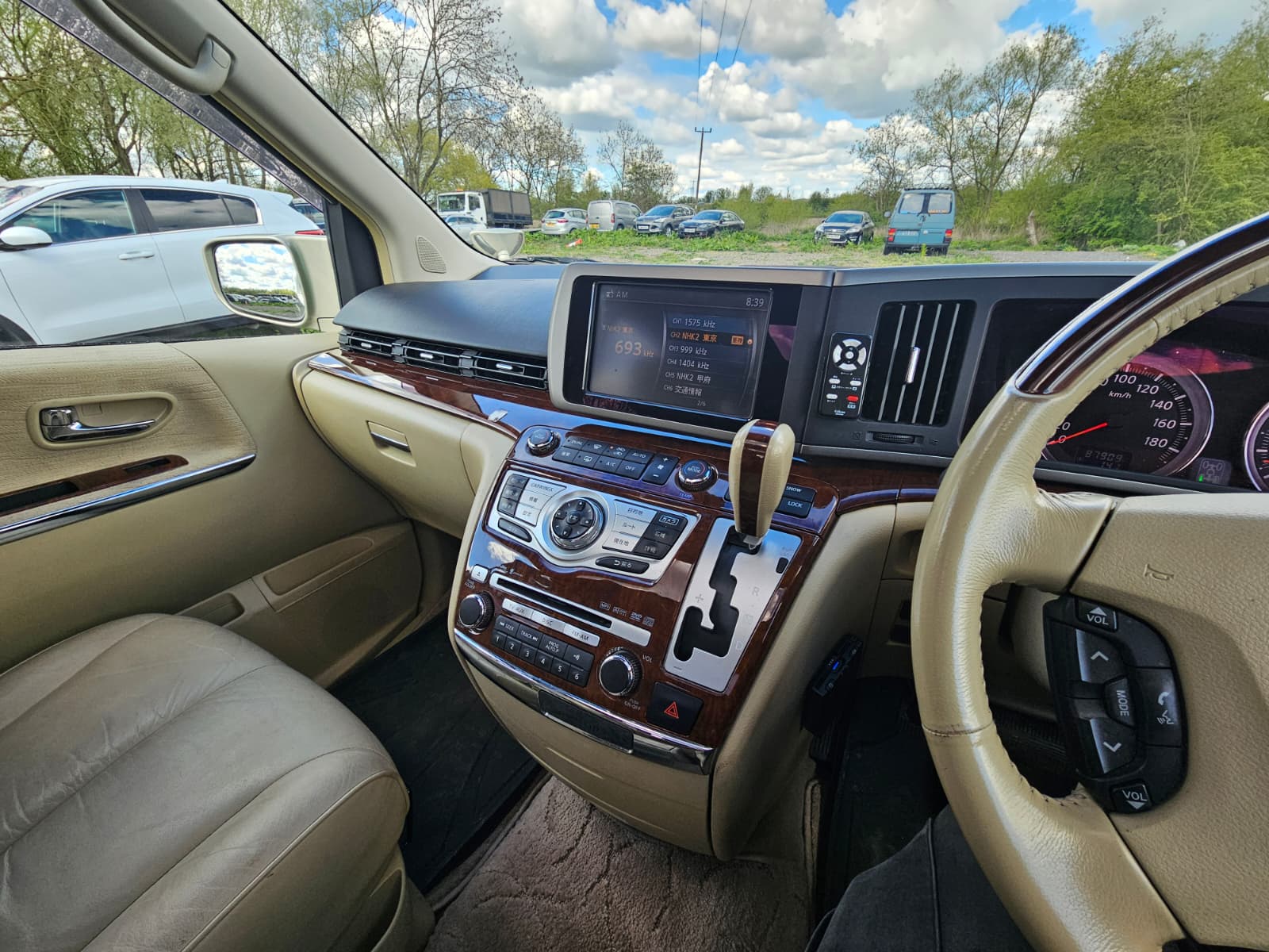 Nissan Elgrand XL 3.5 V6 Automatic 7 Seater MPV Double Sunroof
