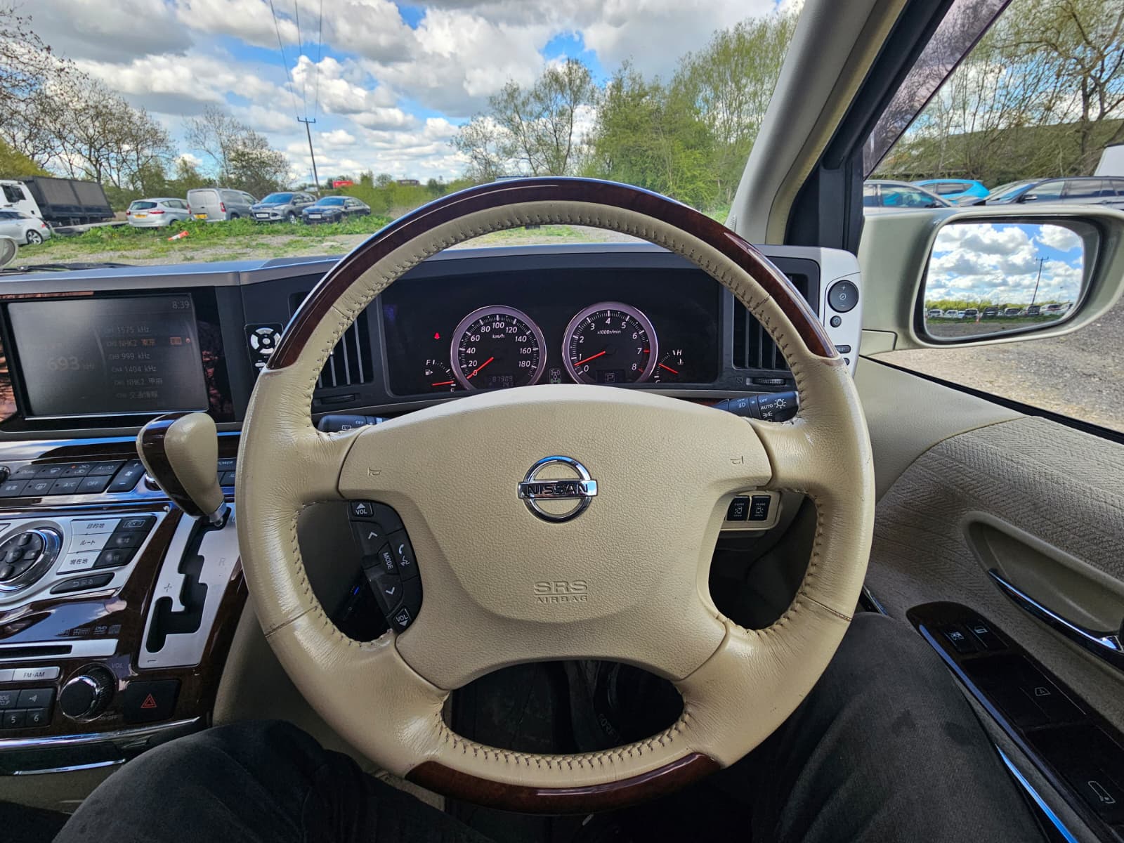 Nissan Elgrand XL 3.5 V6 Automatic 7 Seater MPV Double Sunroof