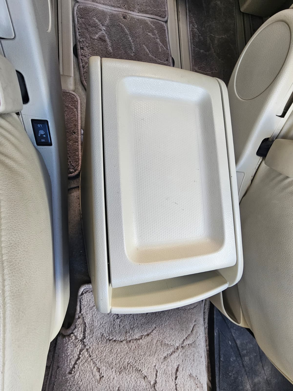 Nissan Elgrand XL 3.5 V6 Automatic 7 Seater MPV Double Sunroof