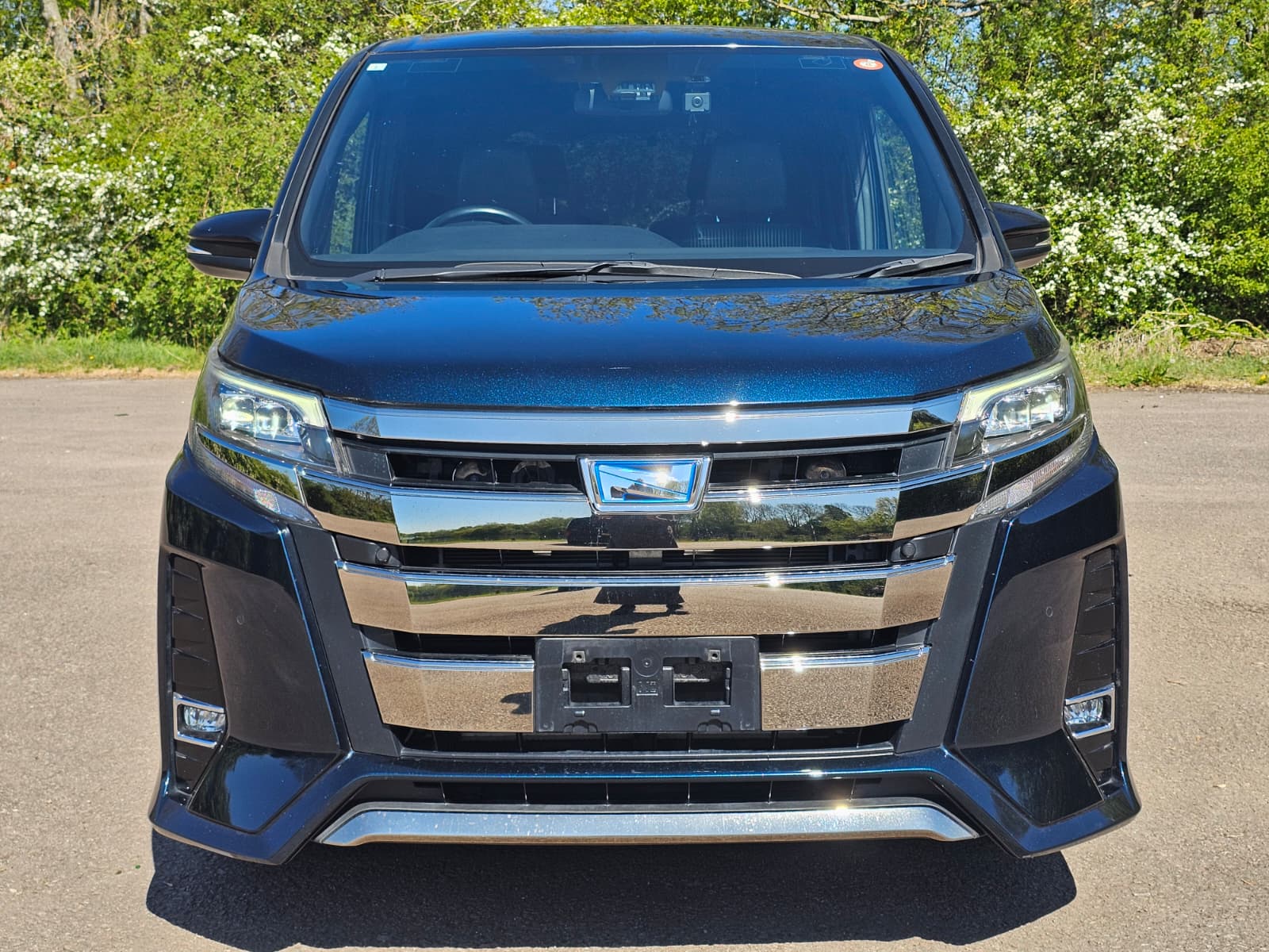 TOYOTA NOAH 1.8h Auto Euro 6 7 Seater Hybrid MPV Cruise Control Ulez Compliant