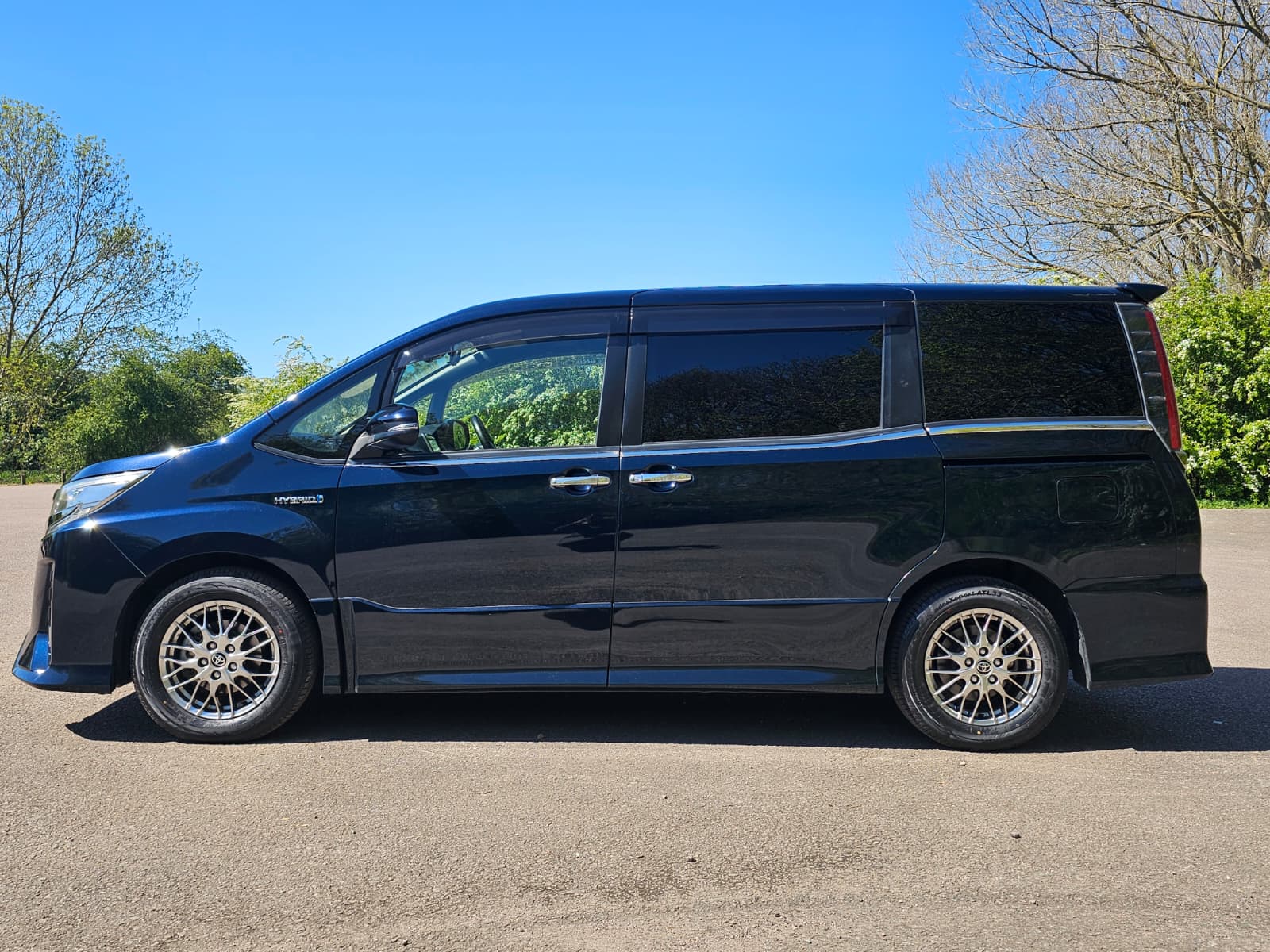 TOYOTA NOAH 1.8h Auto Euro 6 7 Seater Hybrid MPV Cruise Control Ulez Compliant