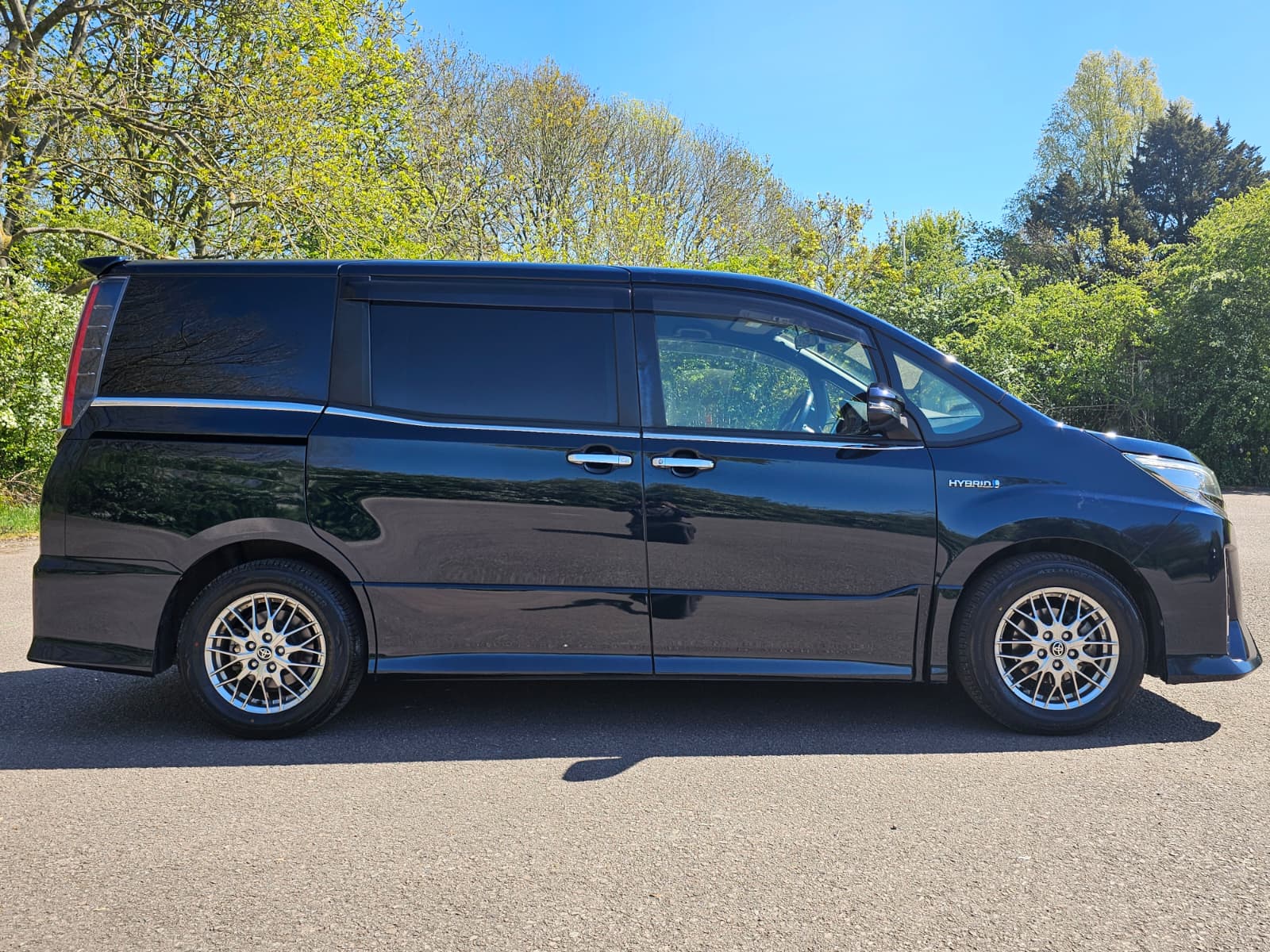 TOYOTA NOAH 1.8h Auto Euro 6 7 Seater Hybrid MPV Cruise Control Ulez Compliant