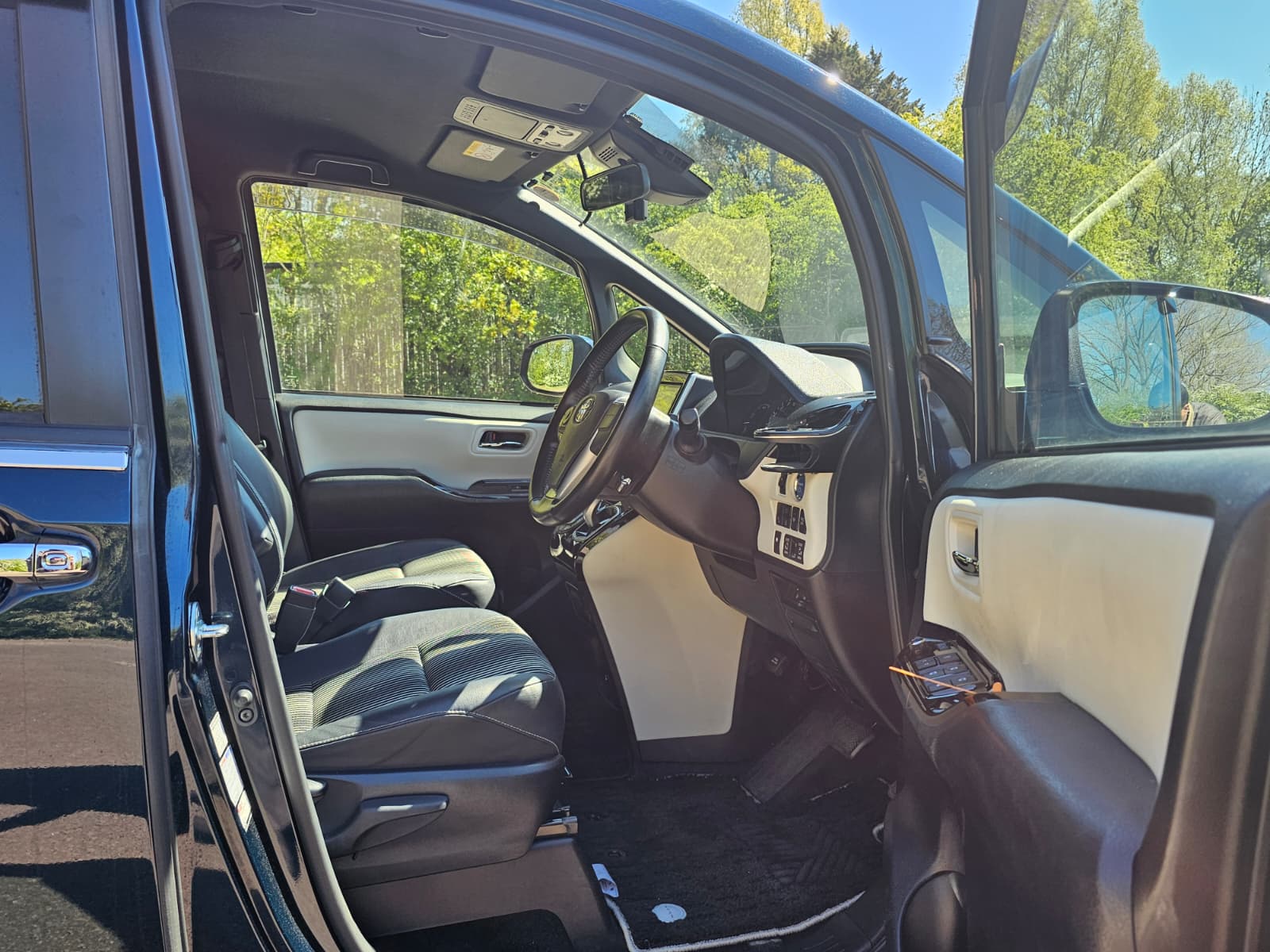 TOYOTA NOAH 1.8h Auto Euro 6 7 Seater Hybrid MPV Cruise Control Ulez Compliant