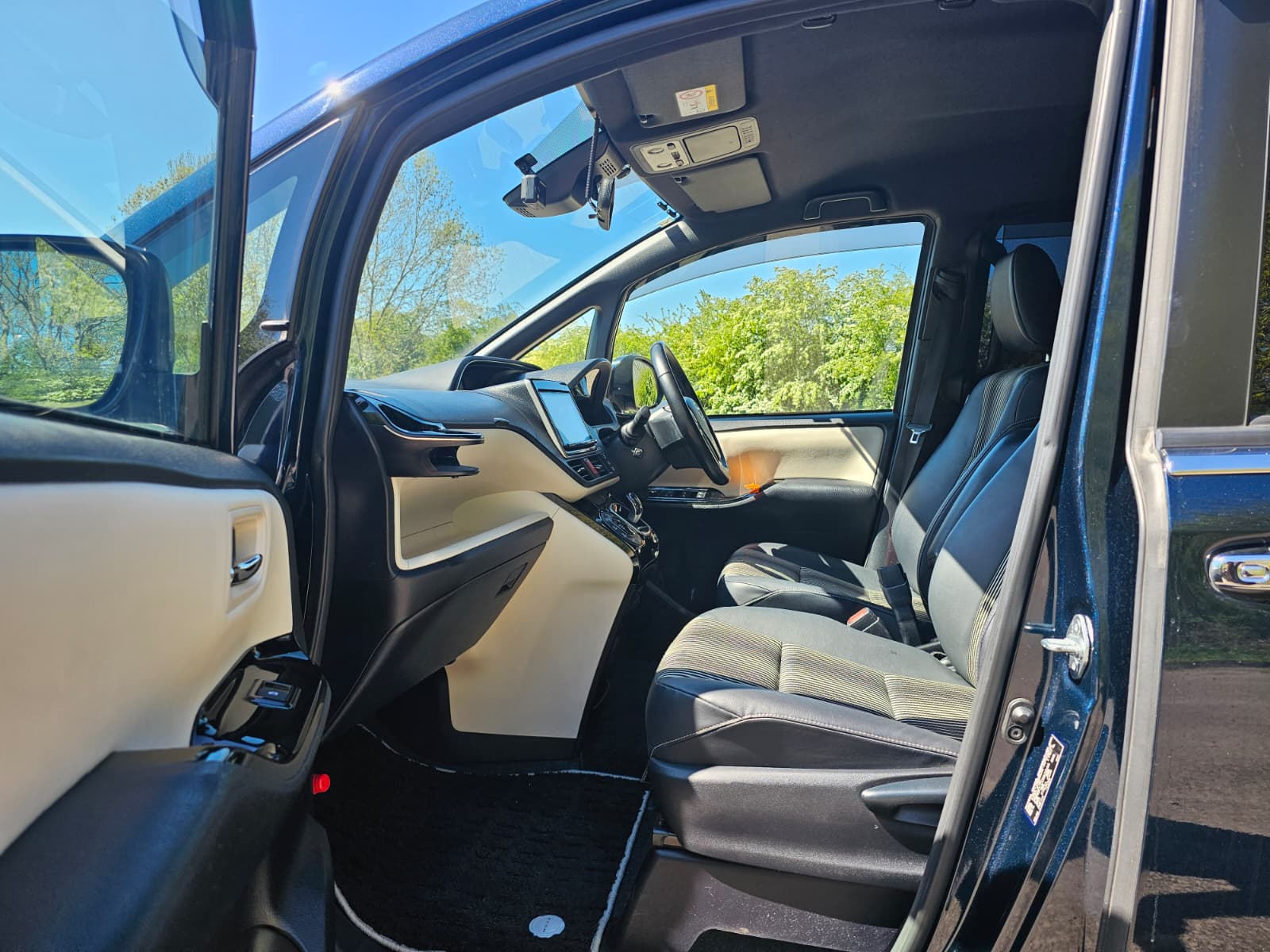 TOYOTA NOAH 1.8h Auto Euro 6 7 Seater Hybrid MPV Cruise Control Ulez Compliant