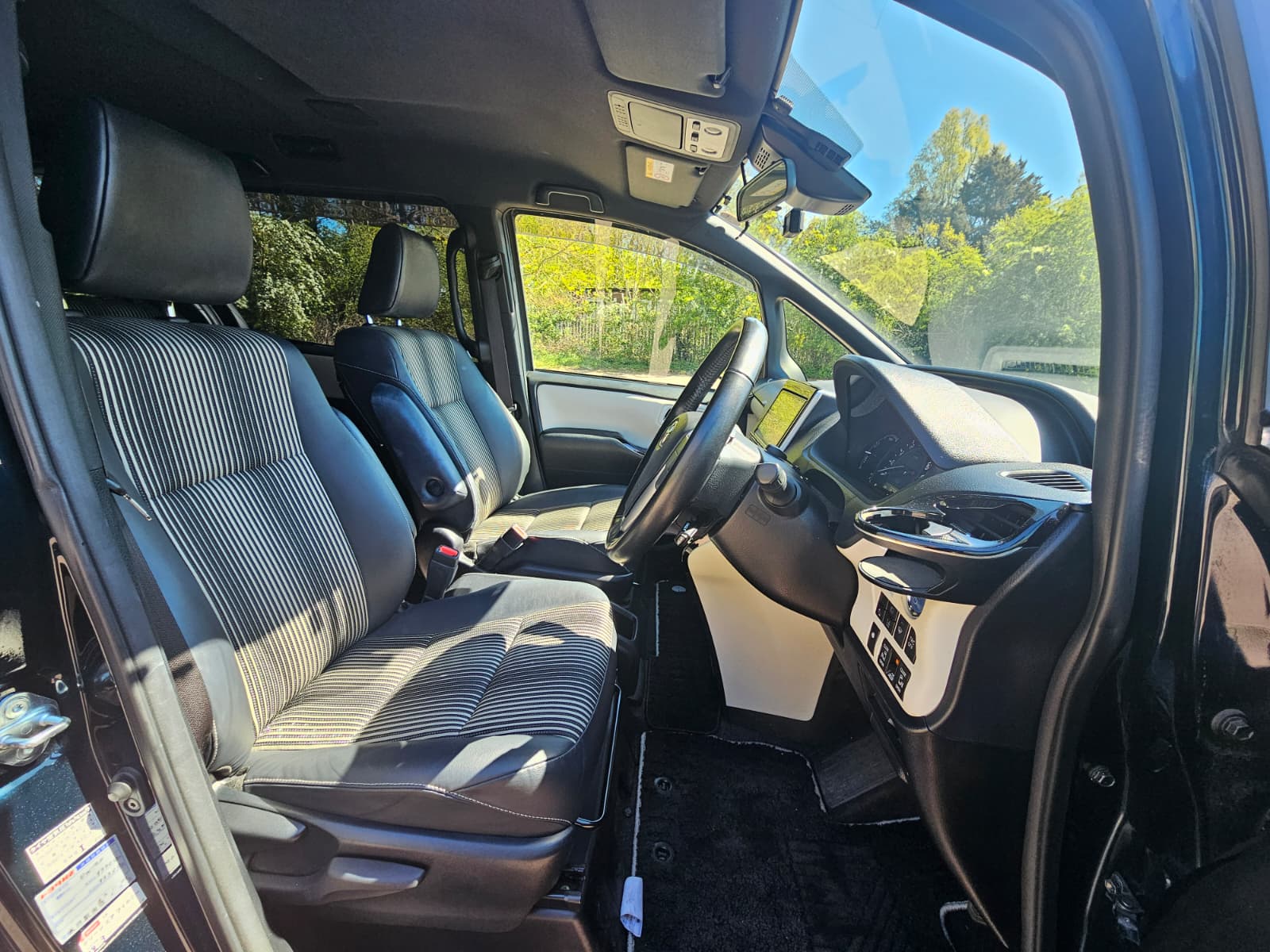 TOYOTA NOAH 1.8h Auto Euro 6 7 Seater Hybrid MPV Cruise Control Ulez Compliant