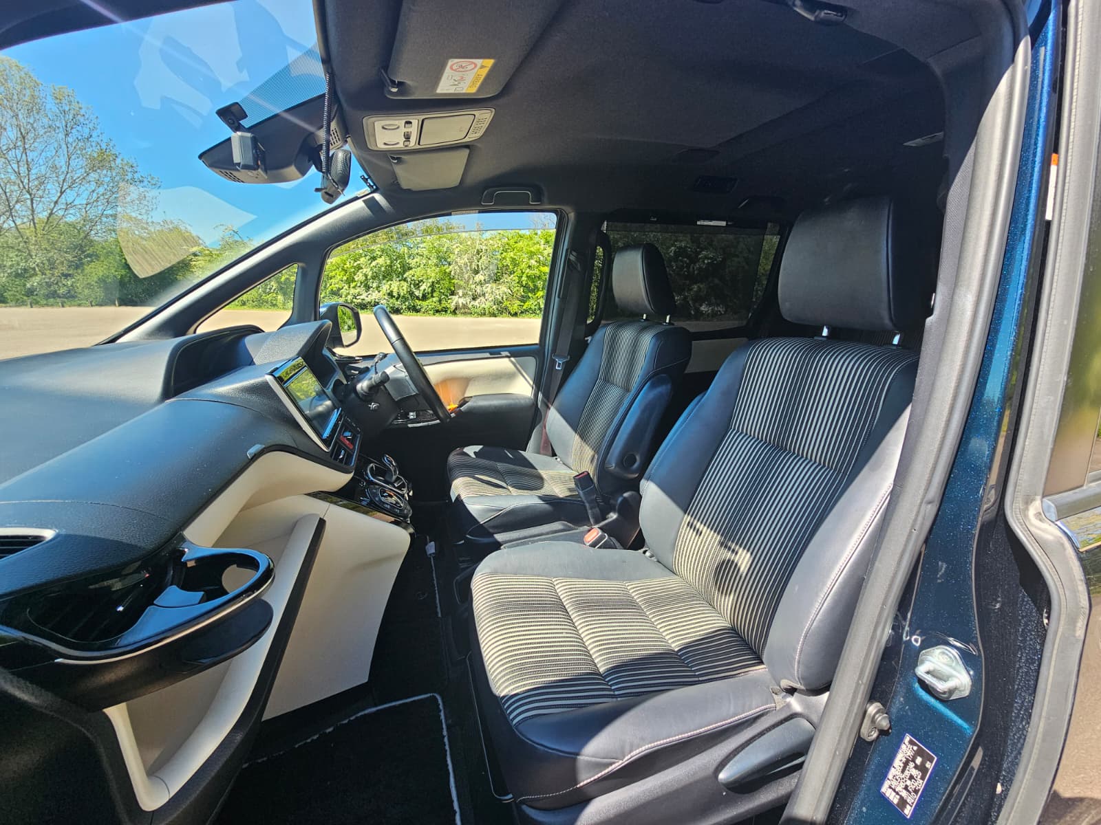 TOYOTA NOAH 1.8h Auto Euro 6 7 Seater Hybrid MPV Cruise Control Ulez Compliant