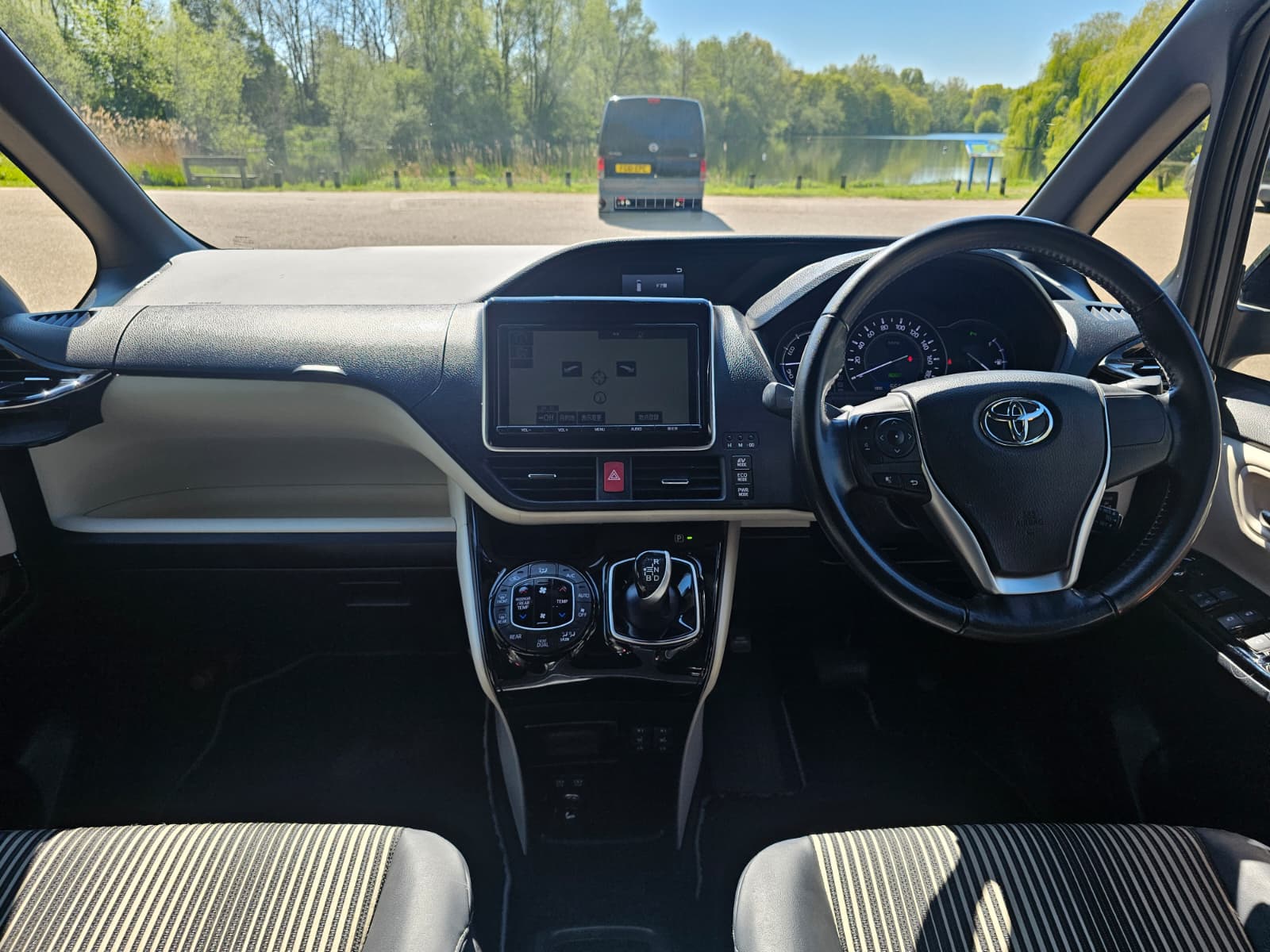 TOYOTA NOAH 1.8h Auto Euro 6 7 Seater Hybrid MPV Cruise Control Ulez Compliant