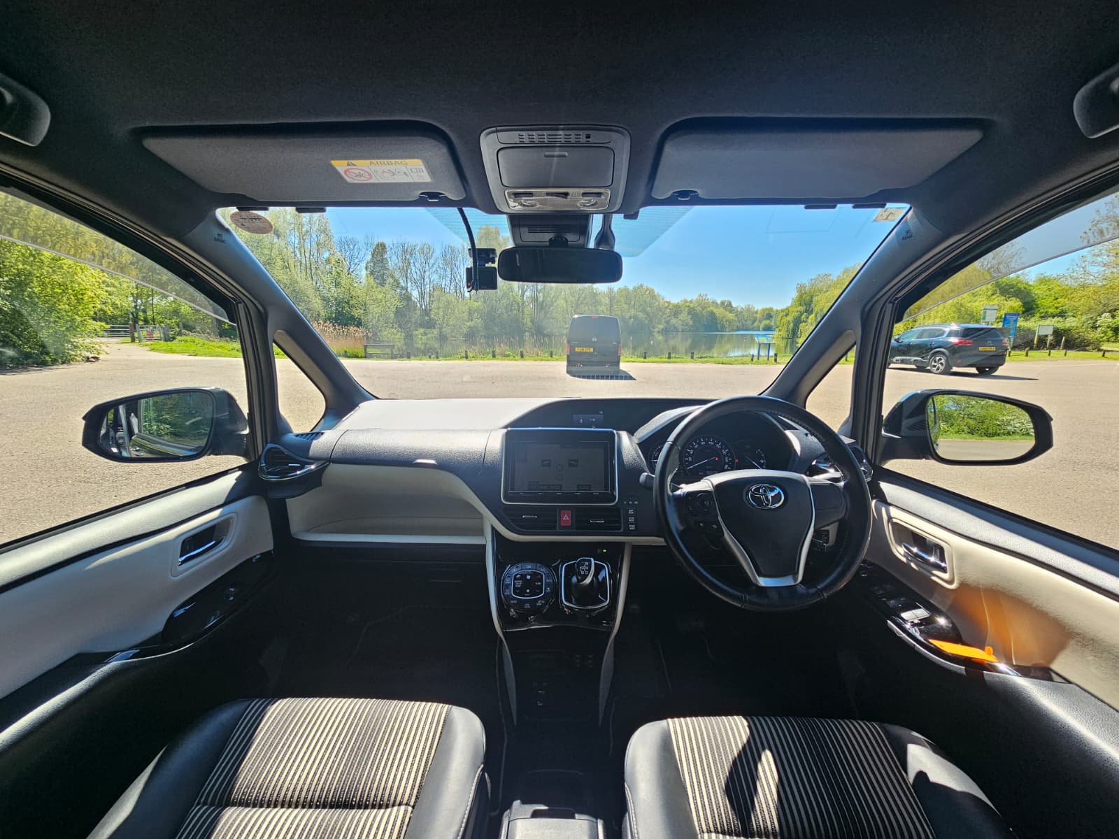 TOYOTA NOAH 1.8h Auto Euro 6 7 Seater Hybrid MPV Cruise Control Ulez Compliant