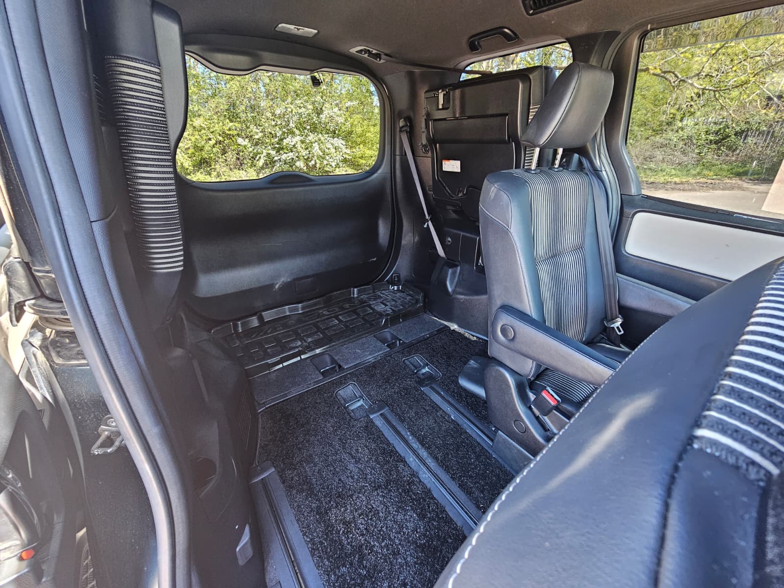 TOYOTA NOAH 1.8h Auto Euro 6 7 Seater Hybrid MPV Cruise Control Ulez Compliant