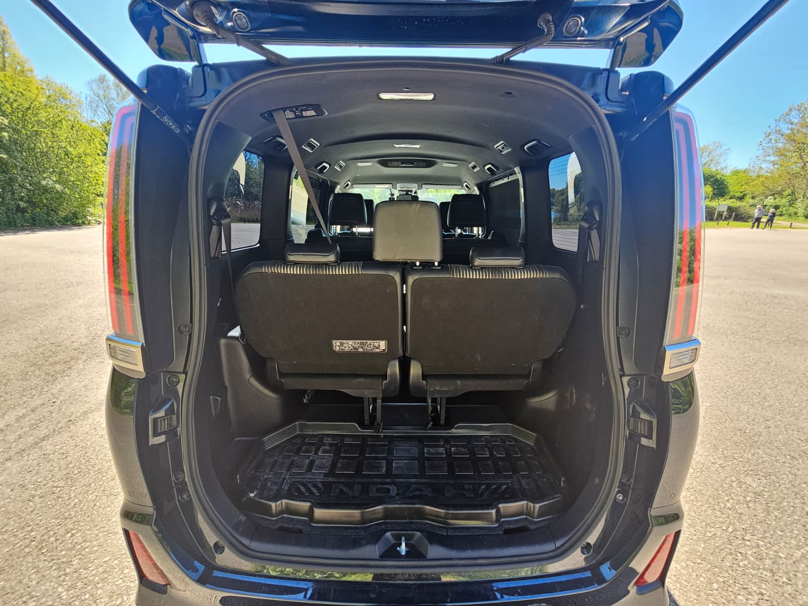 TOYOTA NOAH 1.8h Auto Euro 6 7 Seater Hybrid MPV Cruise Control Ulez Compliant