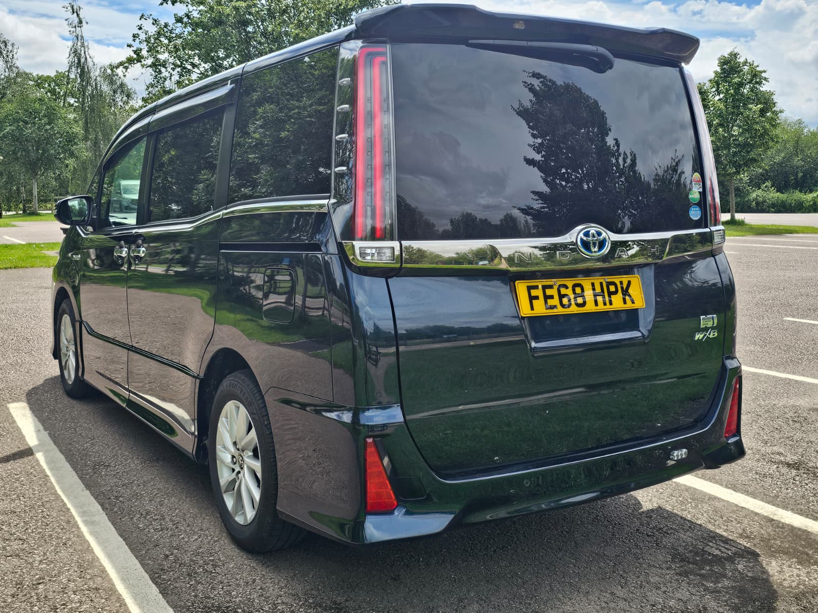TOYOTA NOAH 1.8h Auto Euro 6 7 Seater Hybrid MPV Cruise Control Ulez Compliant