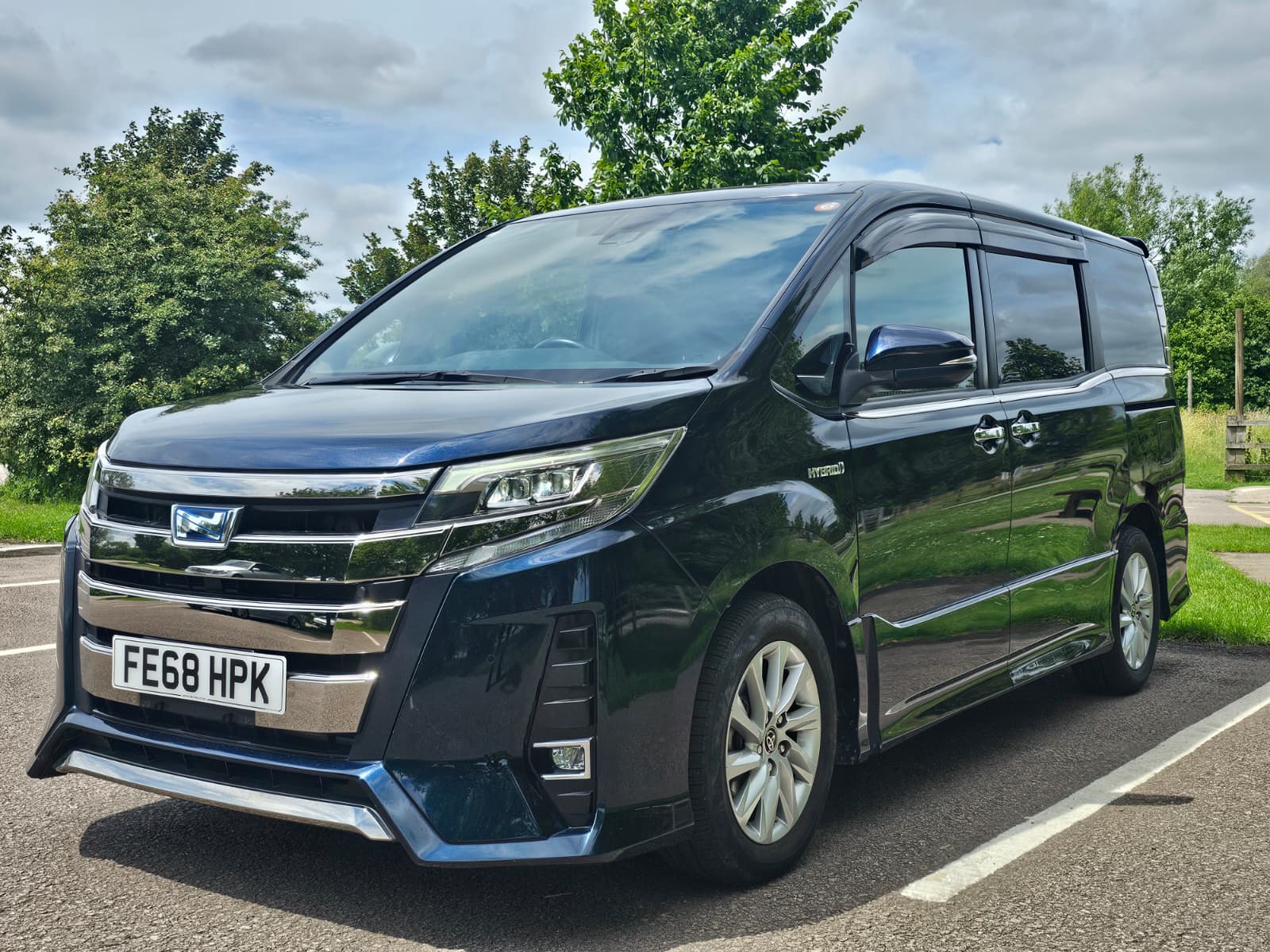 TOYOTA NOAH 1.8h Auto Euro 6 7 Seater Hybrid MPV Cruise Control Ulez Compliant
