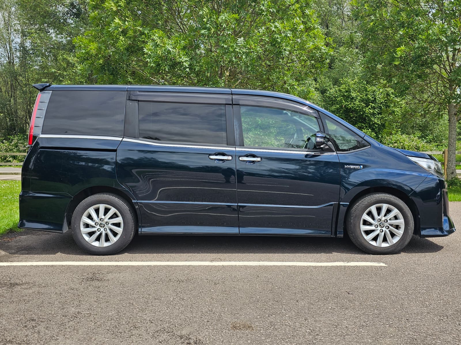 TOYOTA NOAH 1.8h Auto Euro 6 7 Seater Hybrid MPV Cruise Control Ulez Compliant