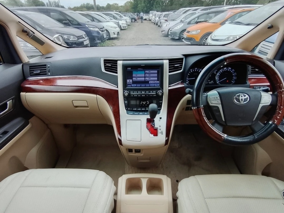TOYOTA ALPHARD