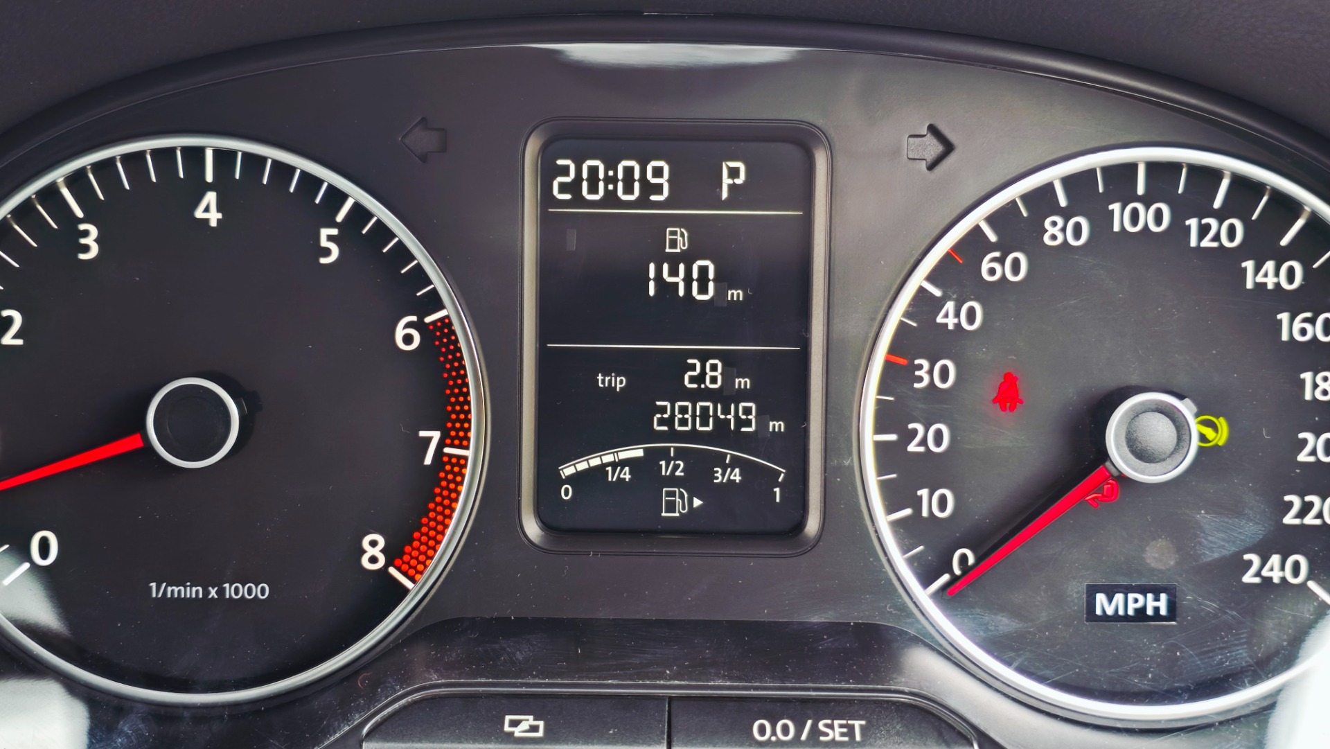 VOLKSWAGEN POLO