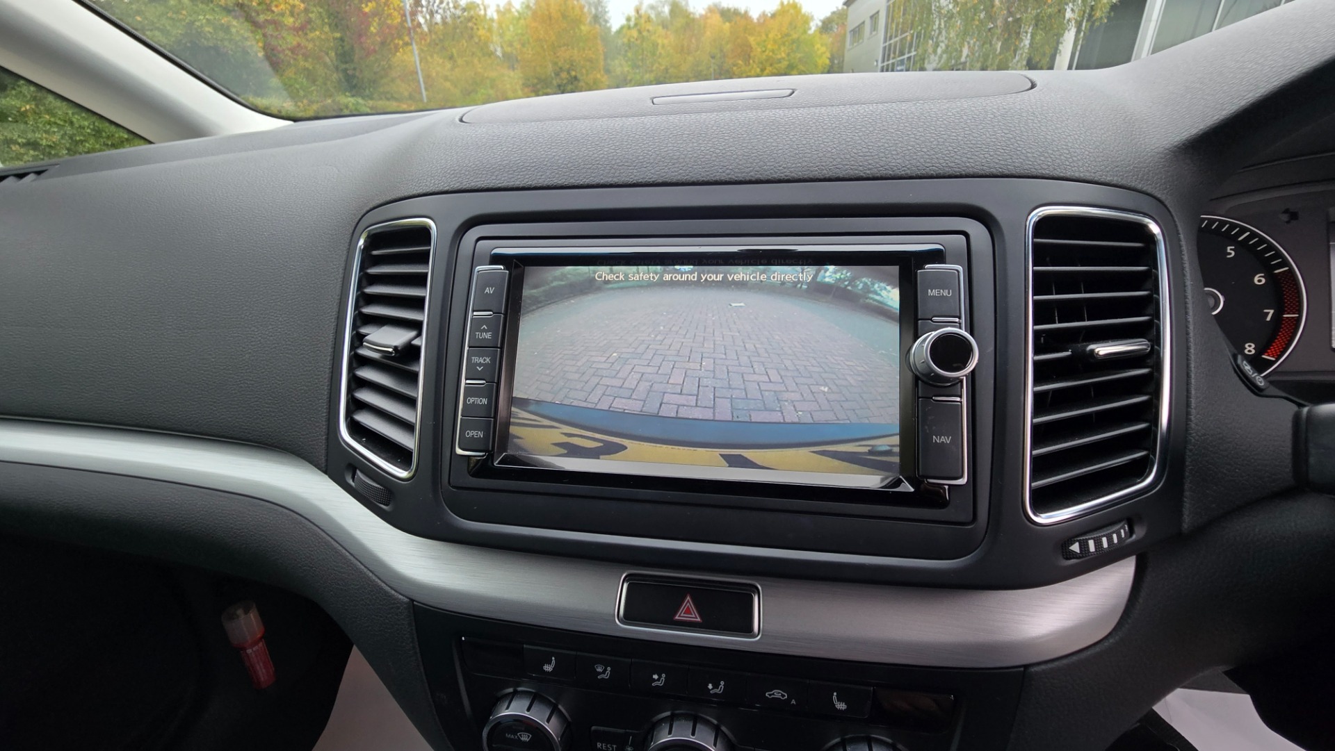 VOLKSWAGEN SHARAN