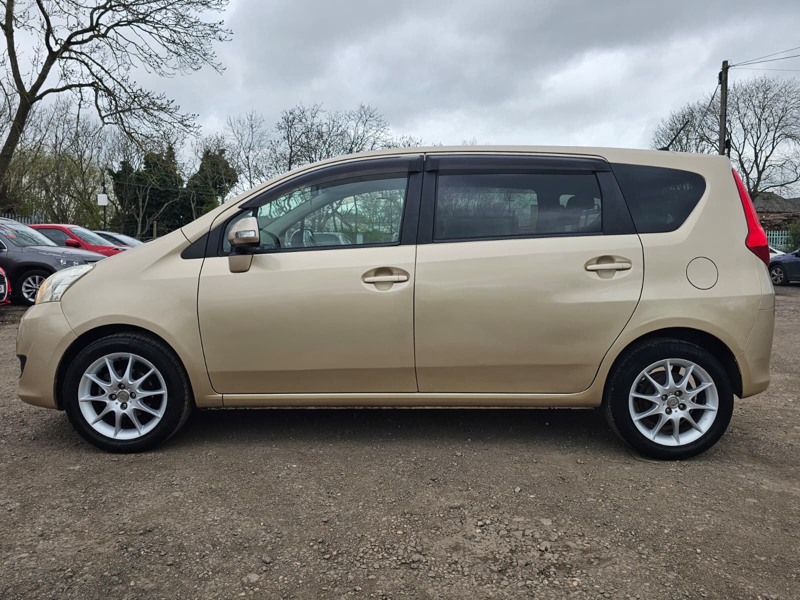 TOYOTA PASSO Corolla 1.5 Auto 7 Seater MPV Ulez Free