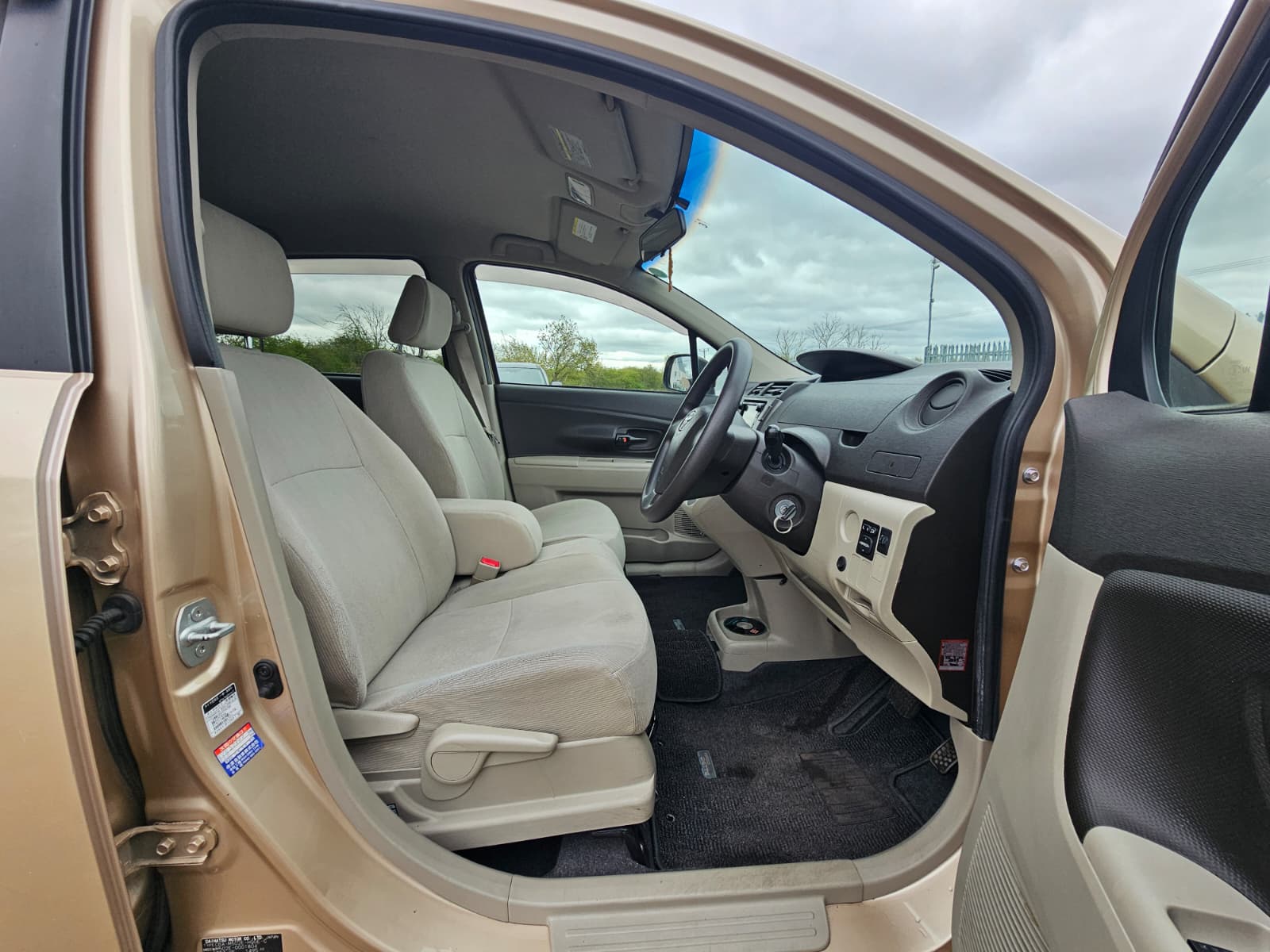 TOYOTA PASSO Corolla 1.5 Auto 7 Seater MPV Ulez Free