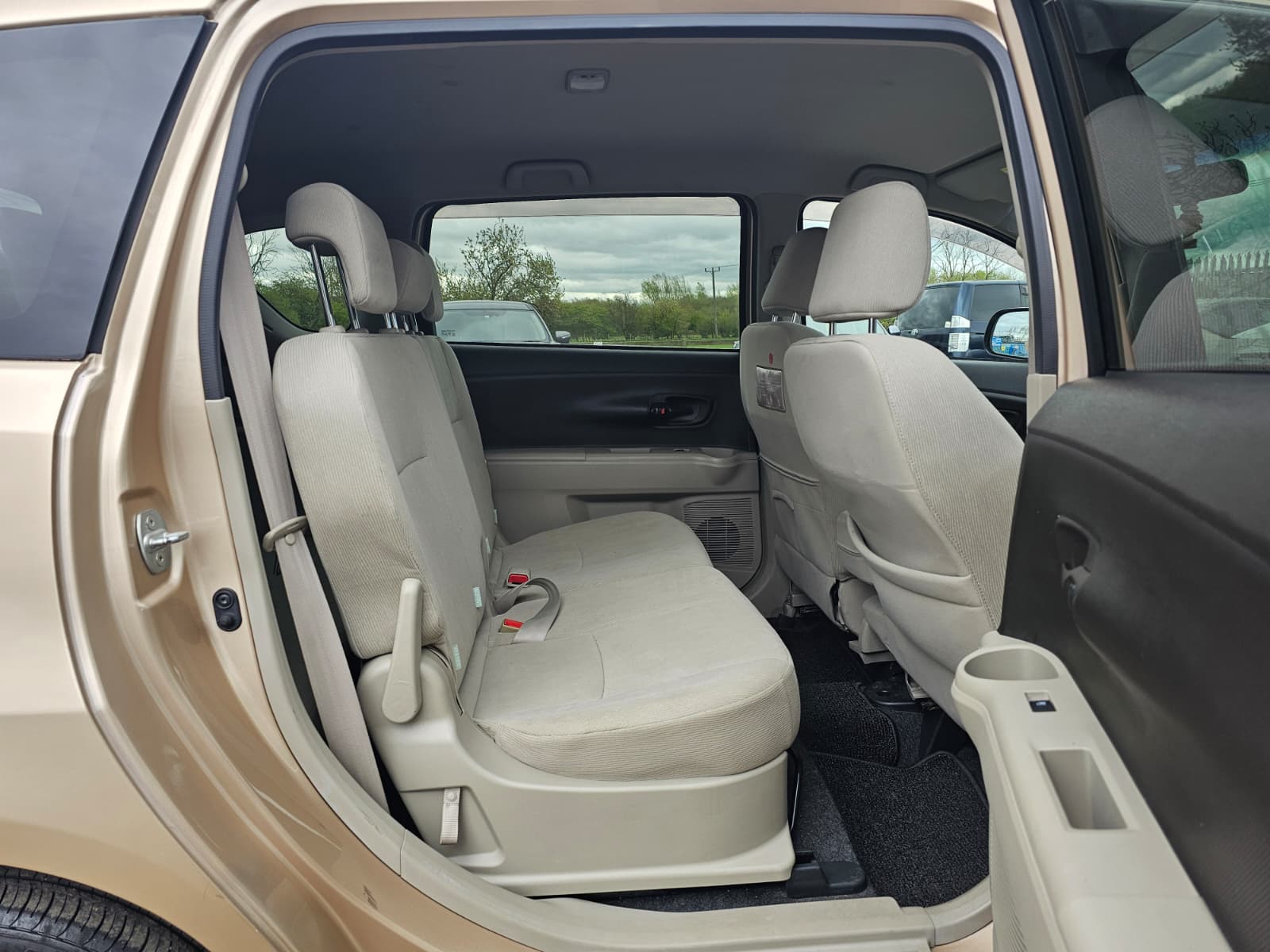 TOYOTA PASSO Corolla 1.5 Auto 7 Seater MPV Ulez Free