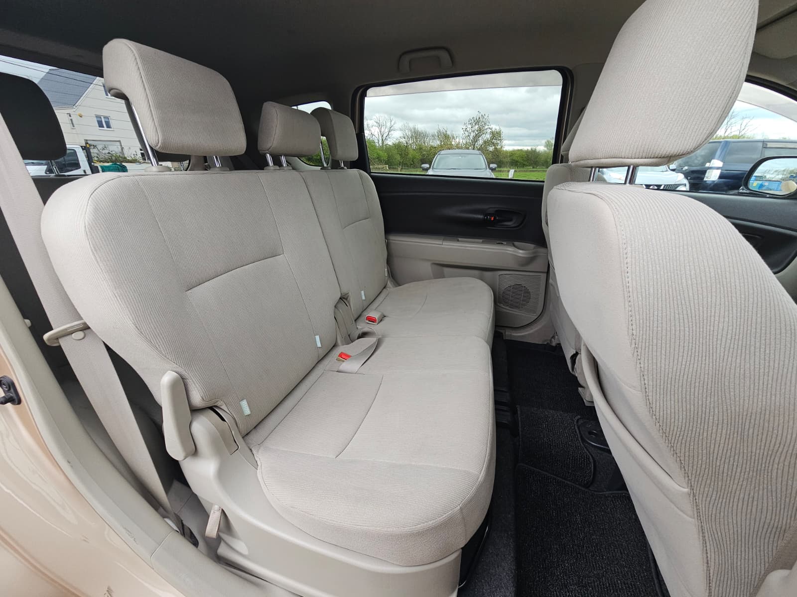 TOYOTA PASSO Corolla 1.5 Auto 7 Seater MPV Ulez Free