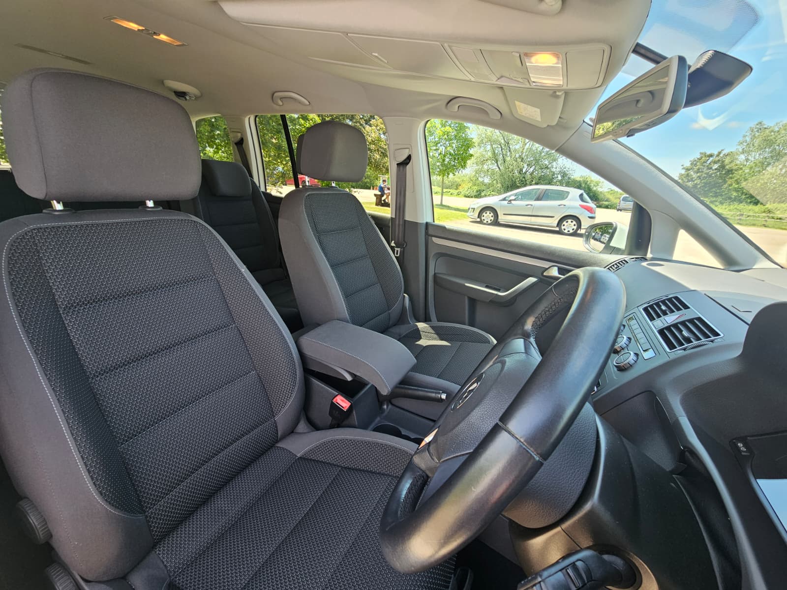 VOLKSWAGEN TOURAN 1.4 TSI SE DSG Euro 5 5dr