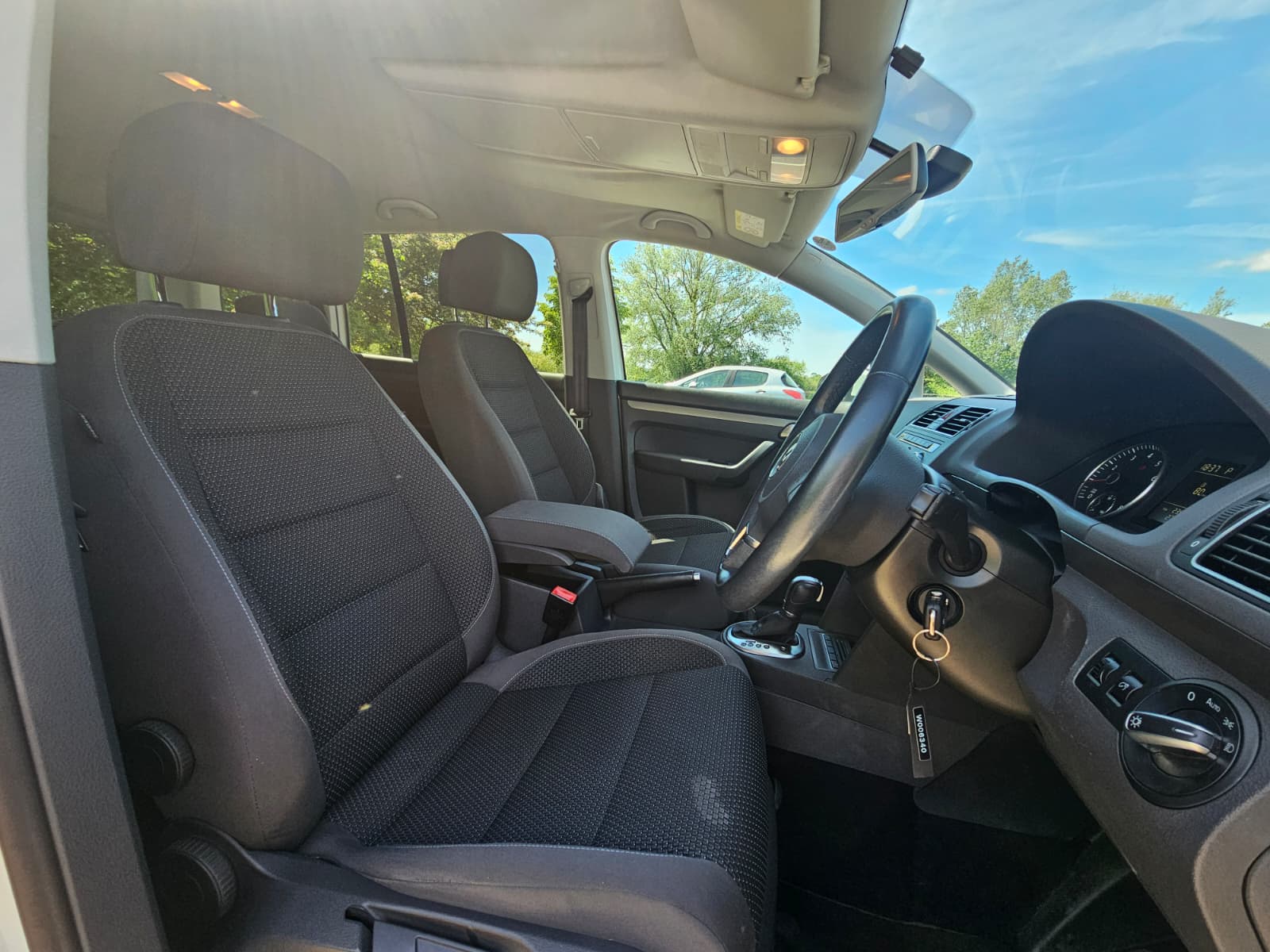 VOLKSWAGEN TOURAN 1.4 TSI SE DSG Euro 5 5dr
